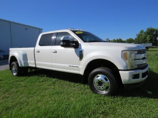 2017 Ford Super Duty F-350 DRW Lariat