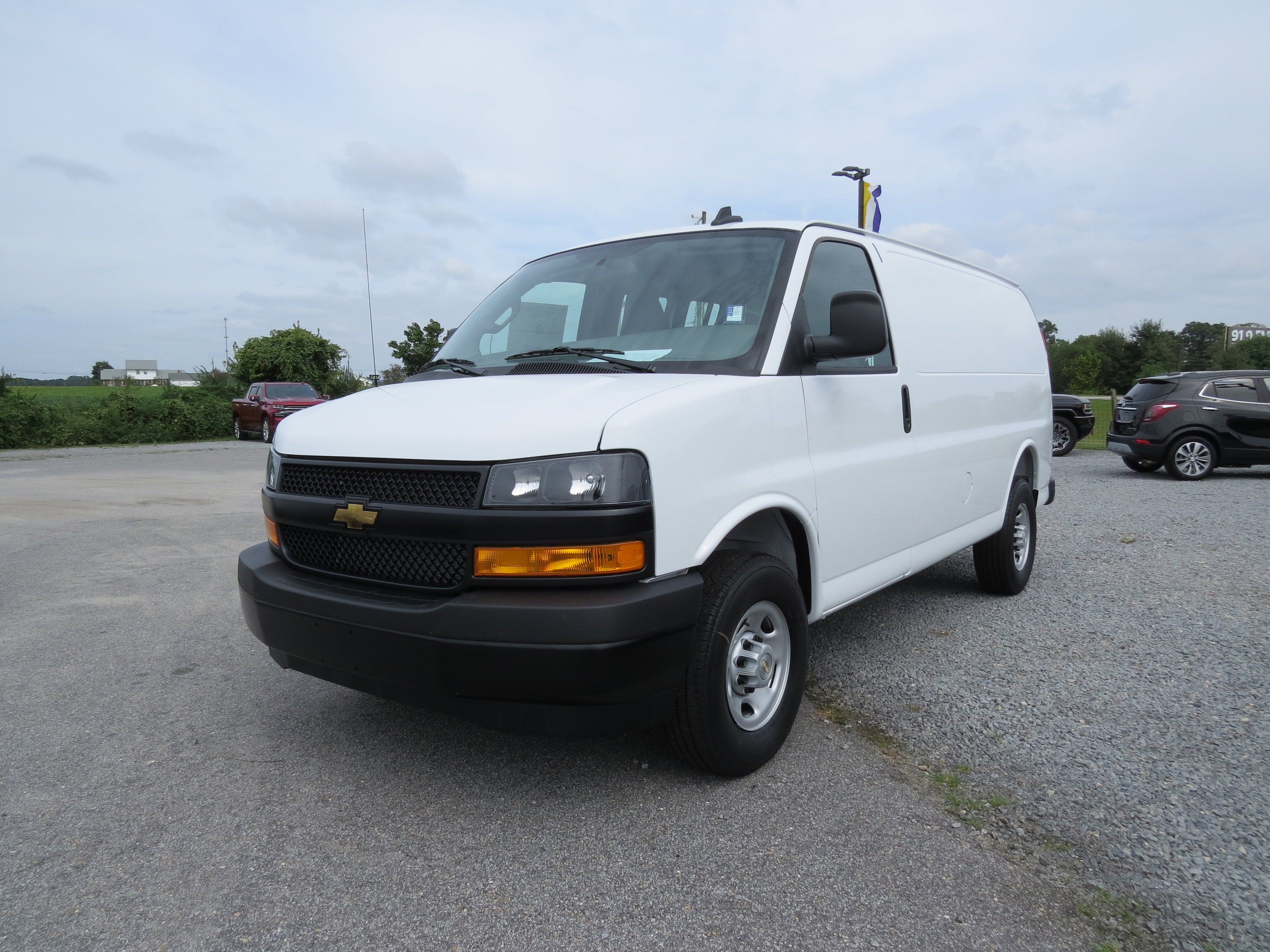 2025 Chevrolet Express Cargo WT