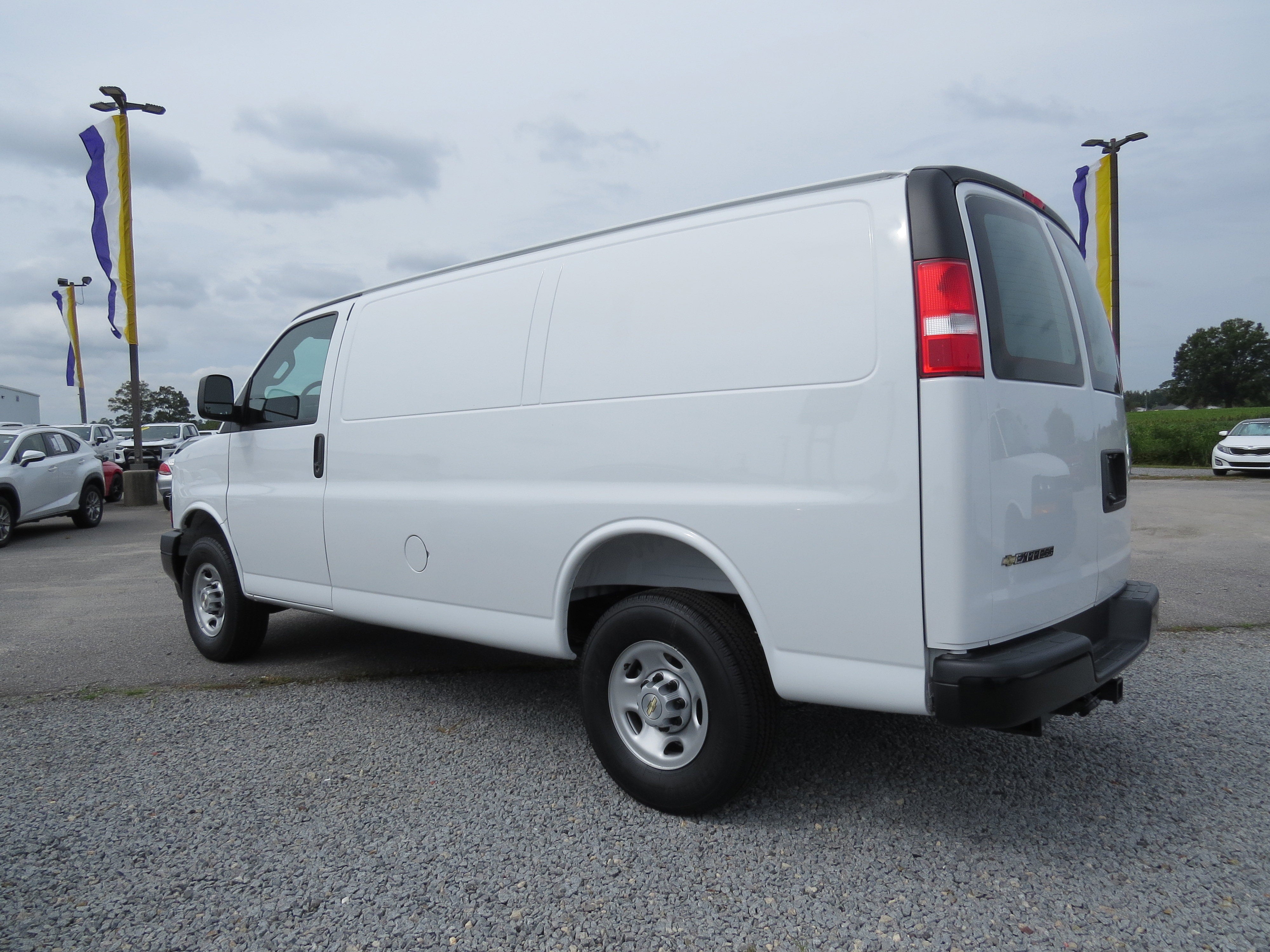 2025 Chevrolet Express Cargo WT