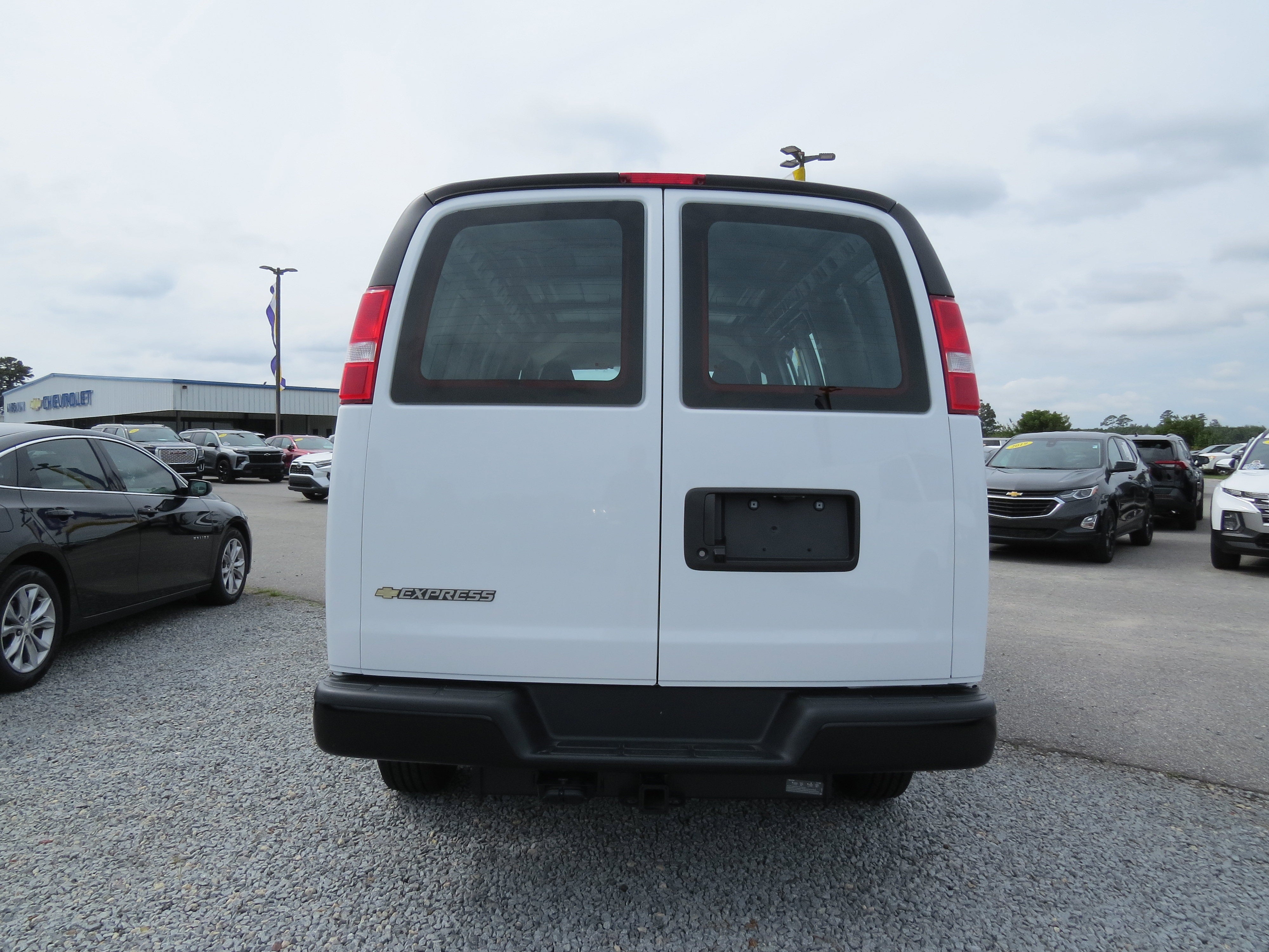 2025 Chevrolet Express Cargo WT