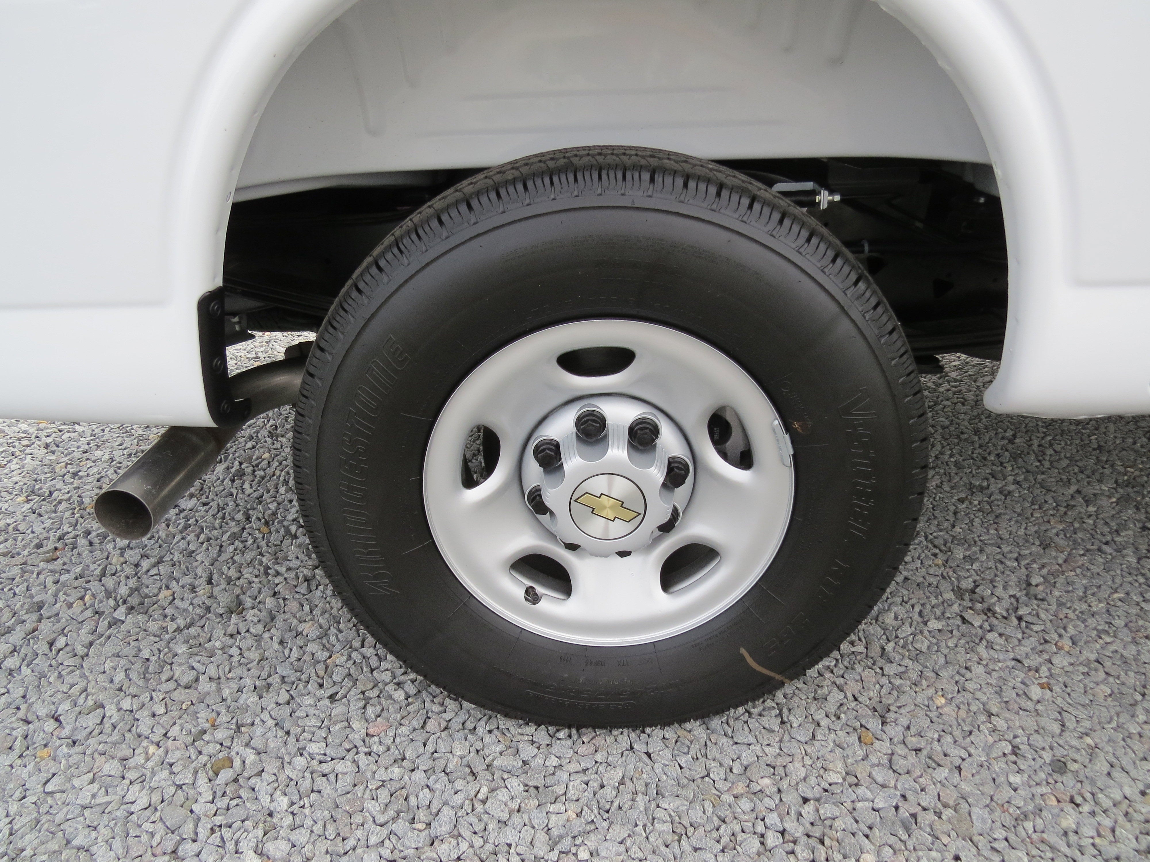 2025 Chevrolet Express Cargo WT