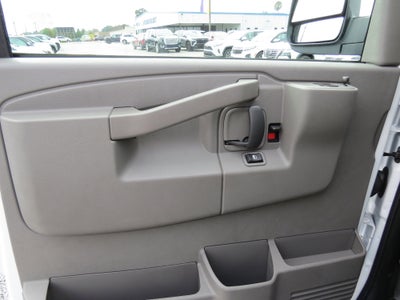 2025 Chevrolet Express Cargo WT