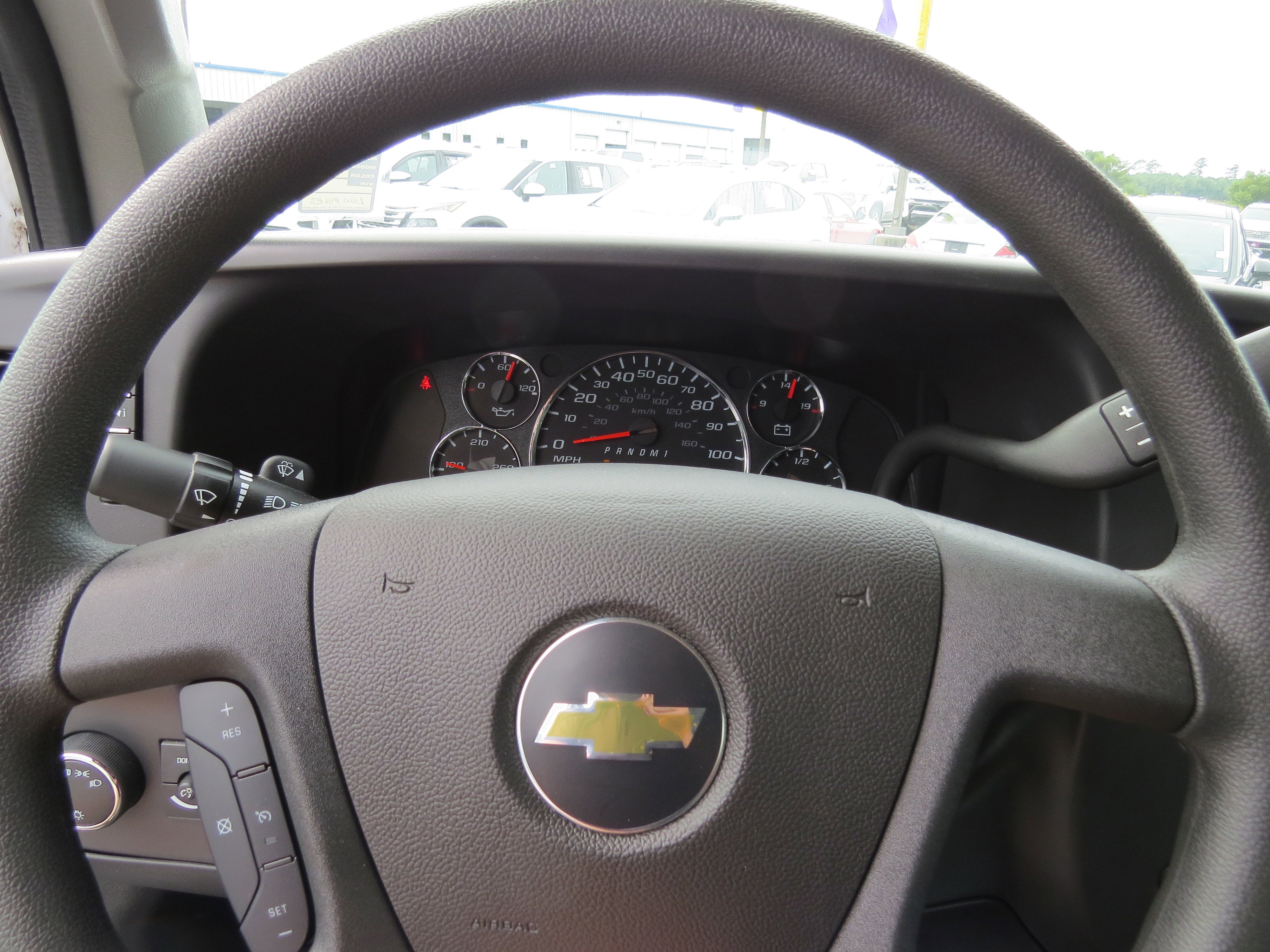 2025 Chevrolet Express Cargo WT