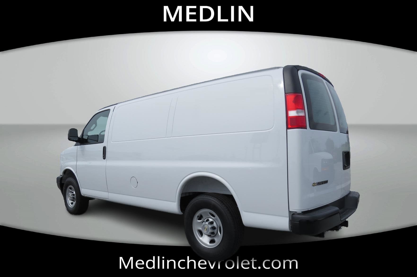 2025 Chevrolet Express Cargo WT