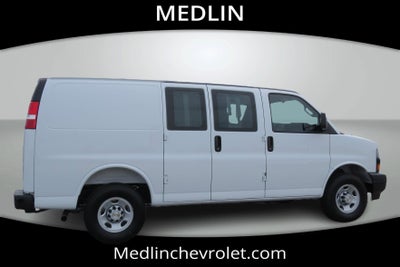 2025 Chevrolet Express Cargo WT