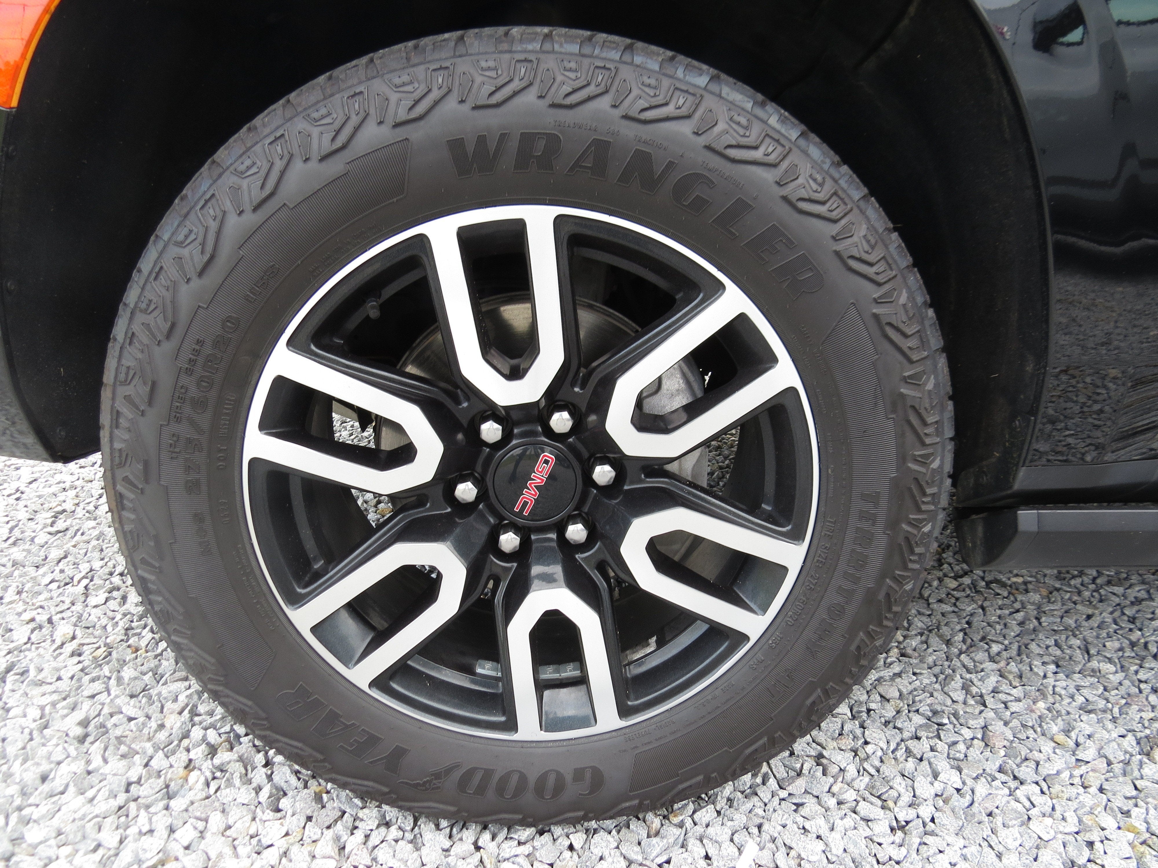 2023 GMC Yukon AT4