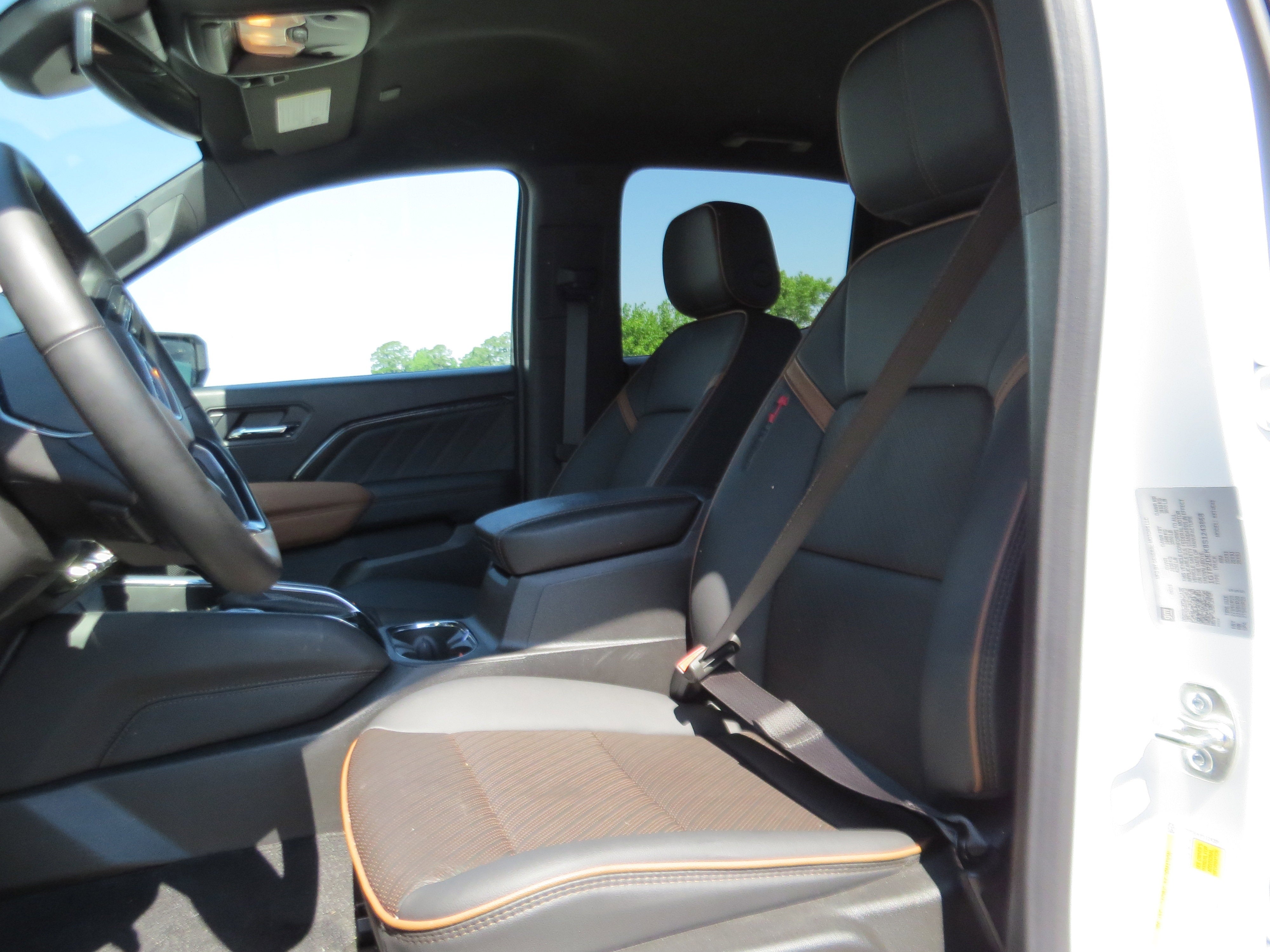 2025 GMC Canyon AT4