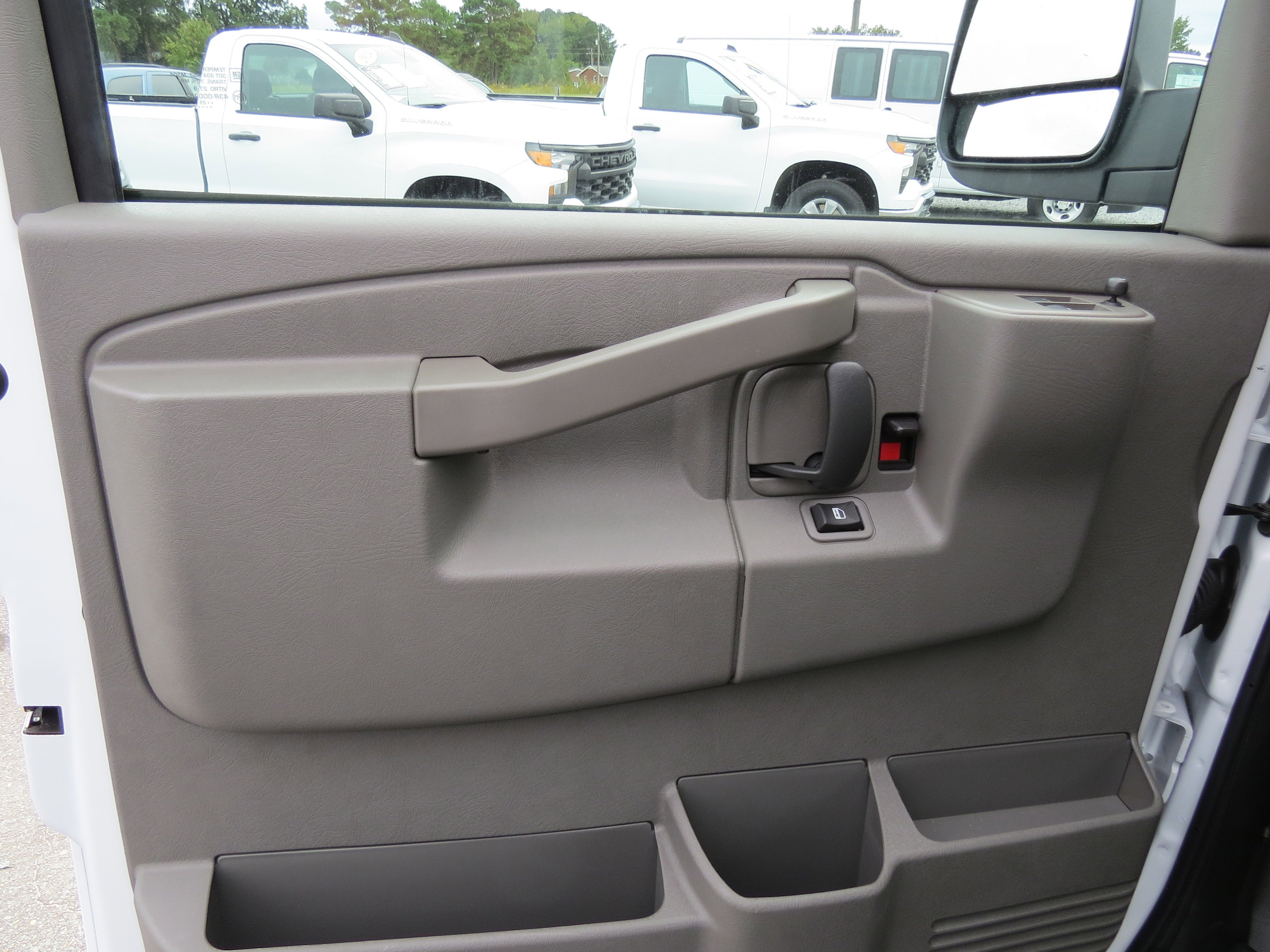 2025 GMC Savana Cargo Work Van