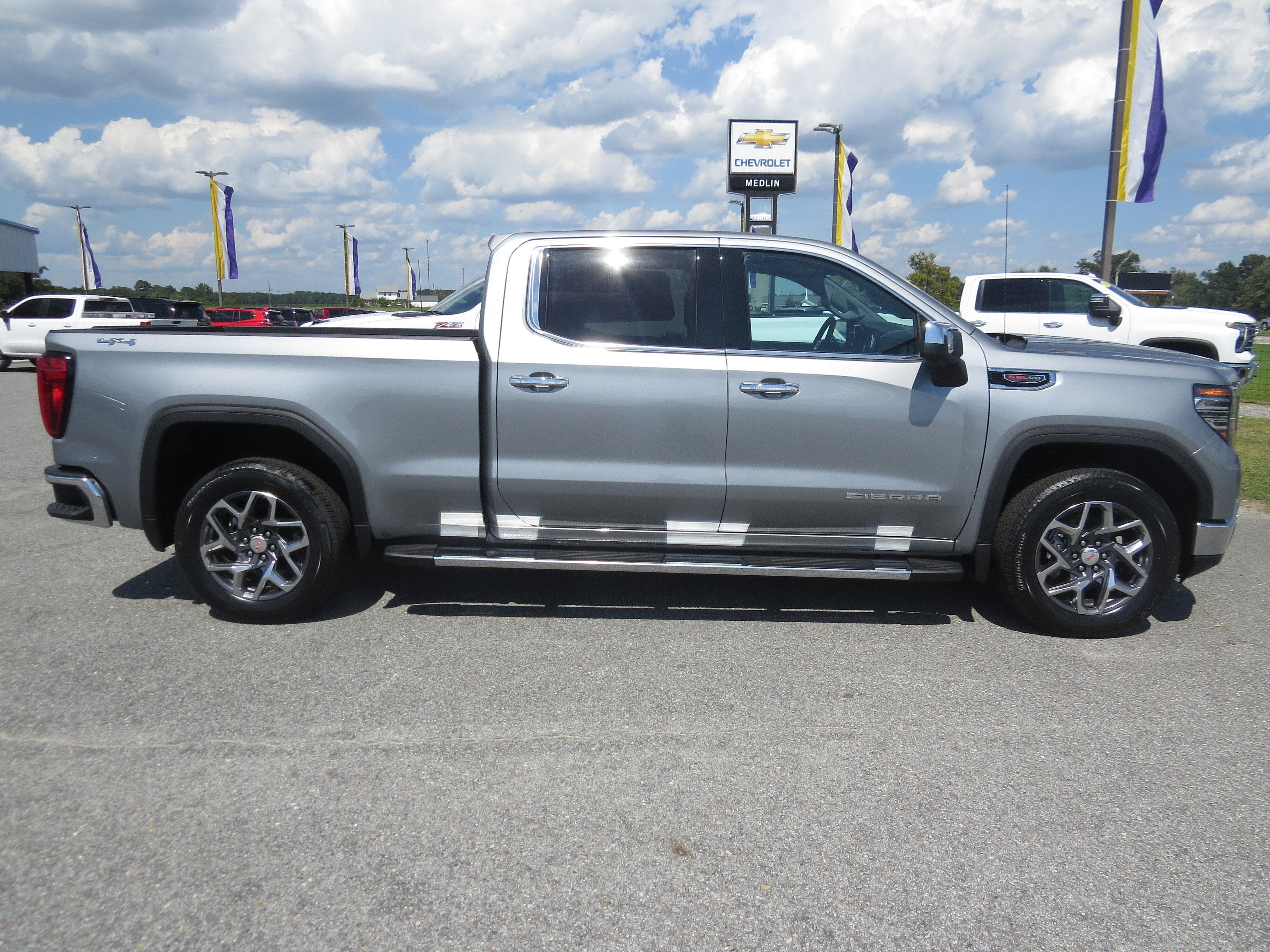2026 GMC Sierra 1500 SLT