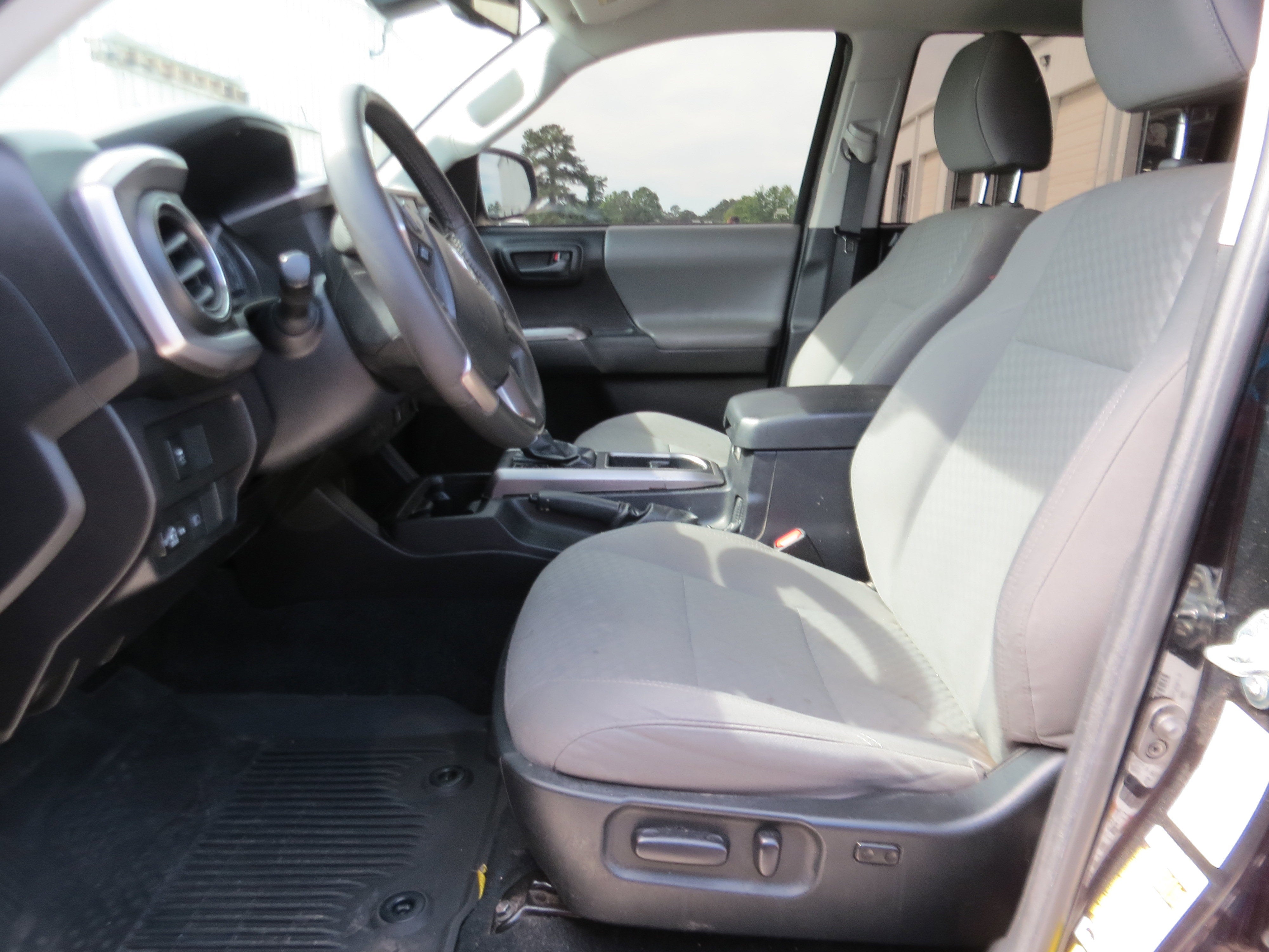 2022 Toyota Tacoma 2WD SR5
