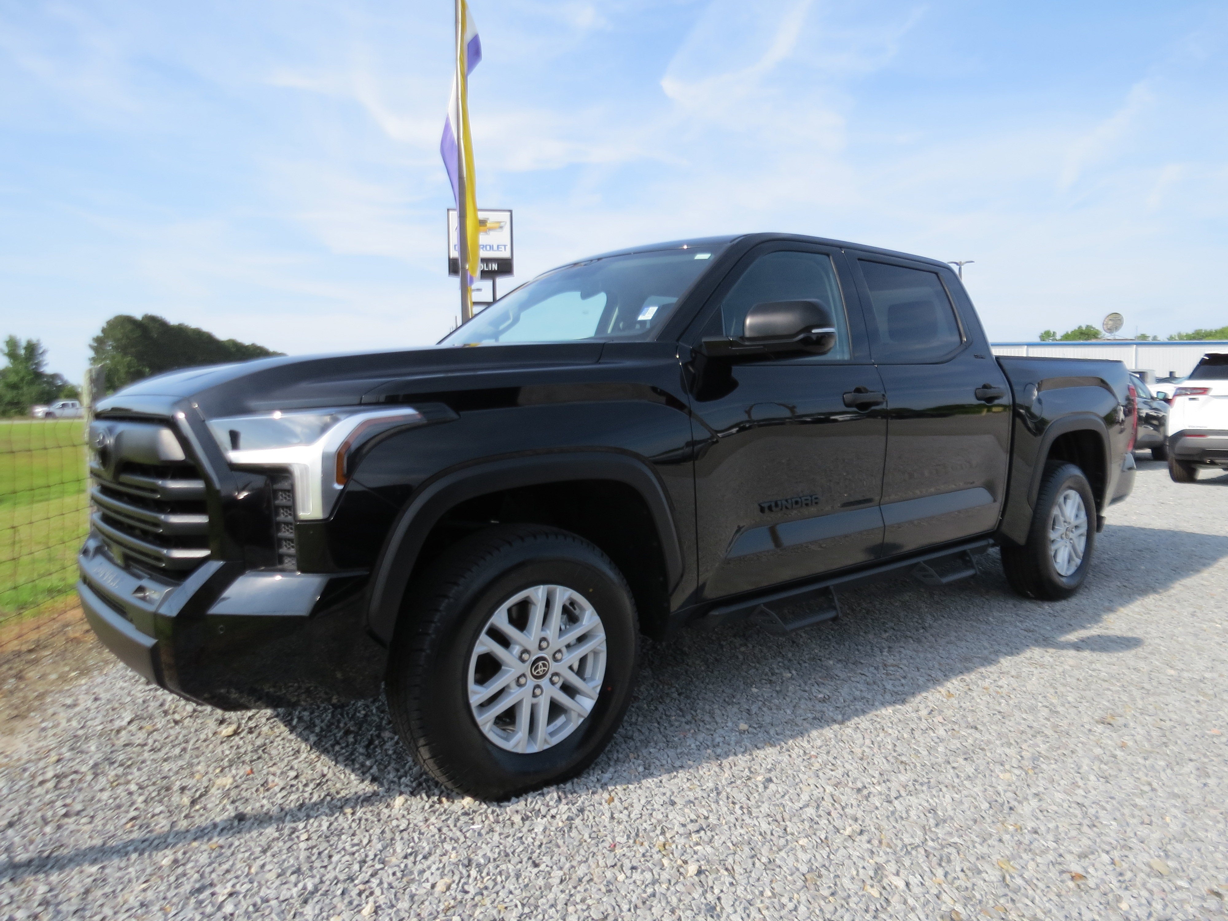 2024 Toyota Tundra 4WD SR5