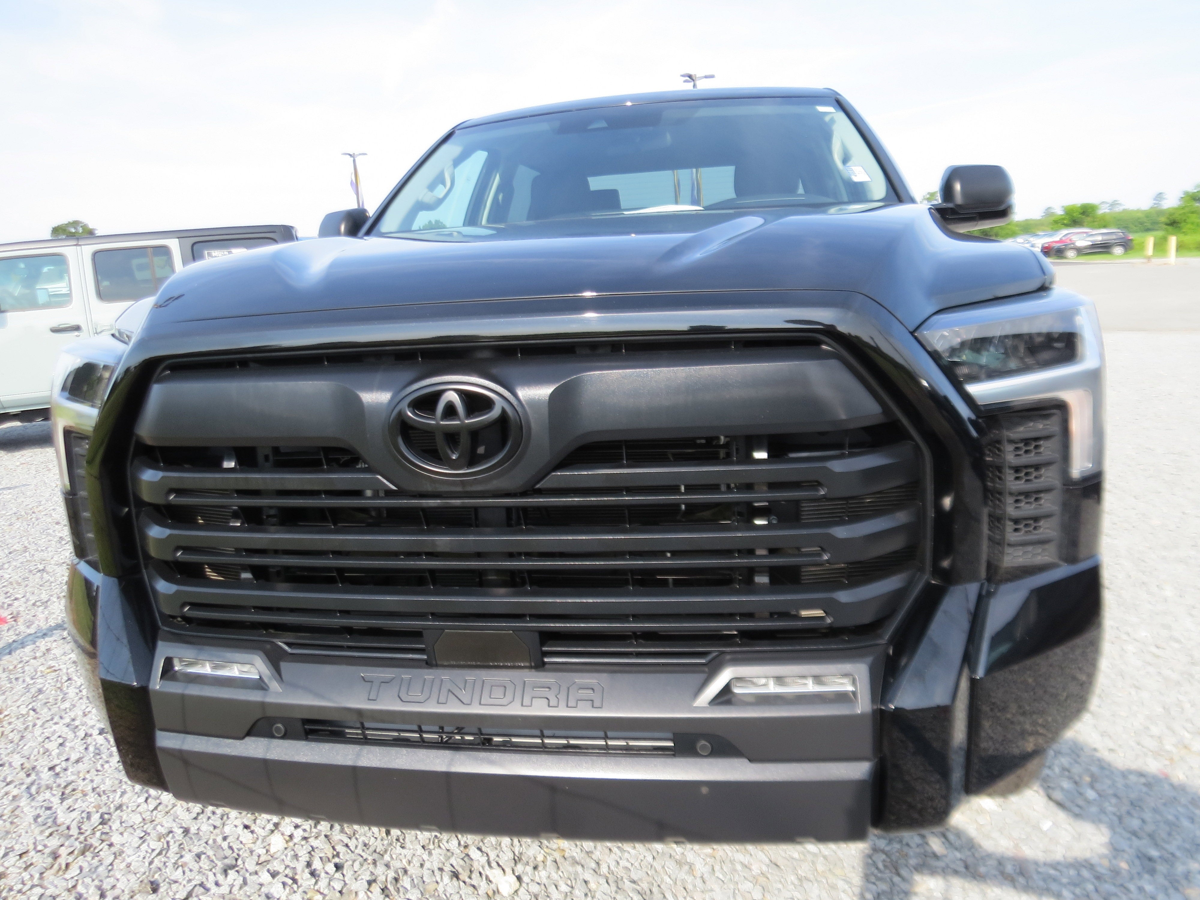 2024 Toyota Tundra 4WD SR5