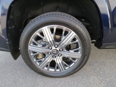 2025 Toyota Sequoia SR5