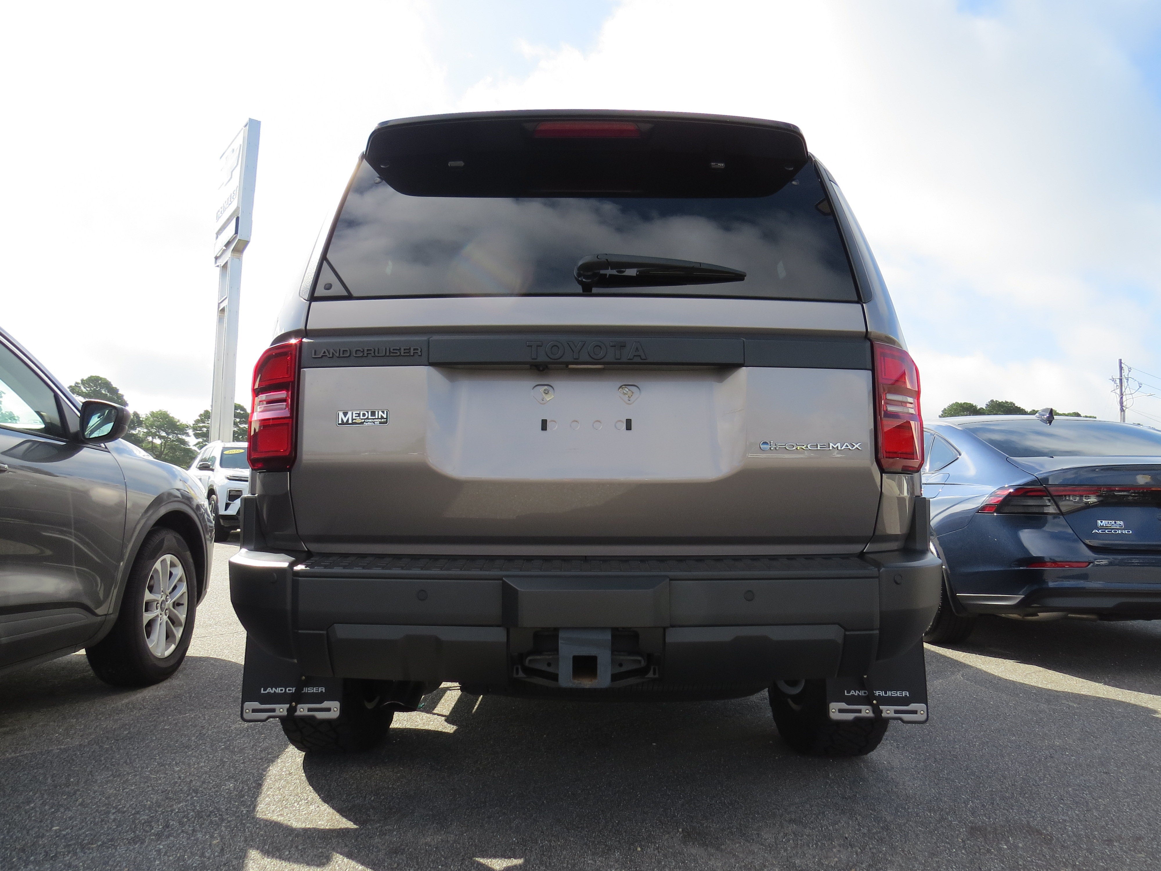 2024 Toyota Land Cruiser 4WD (Natl)