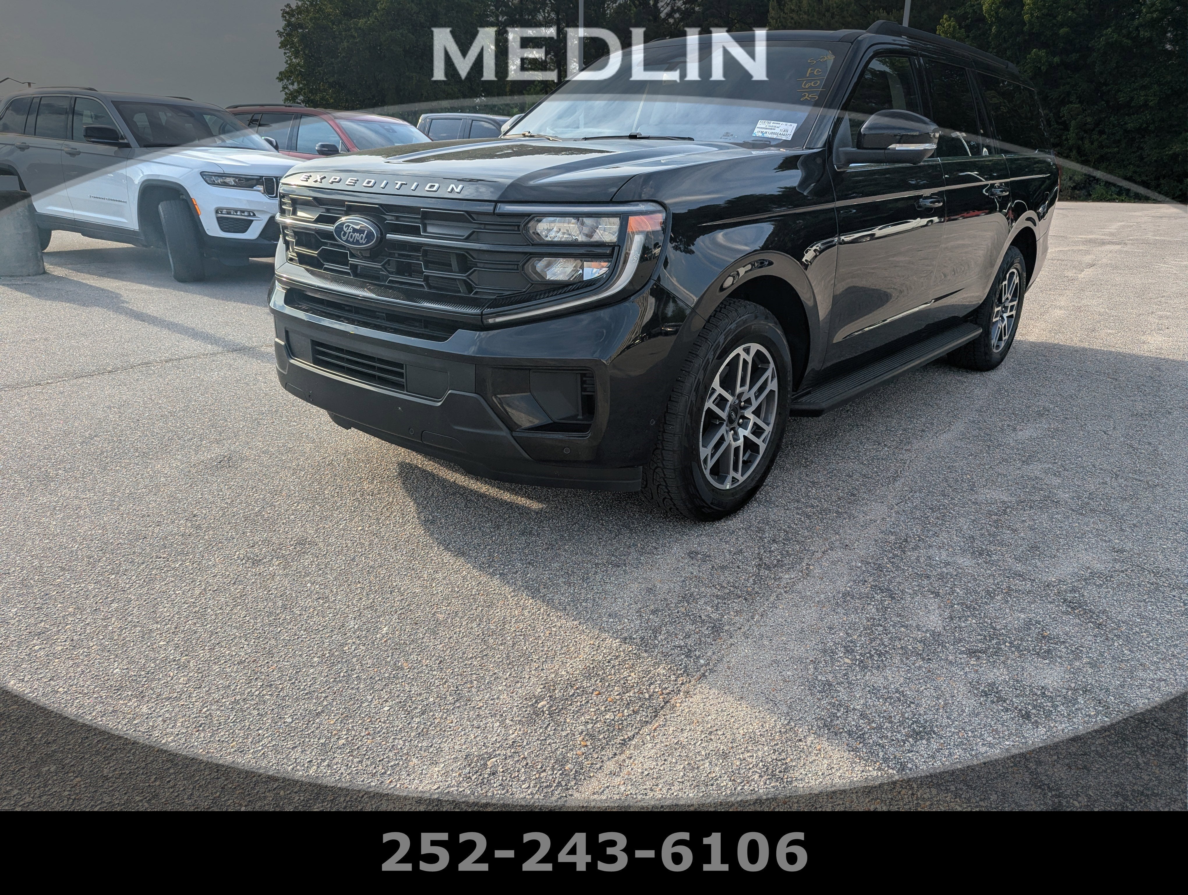 2025 Ford Expedition's photo