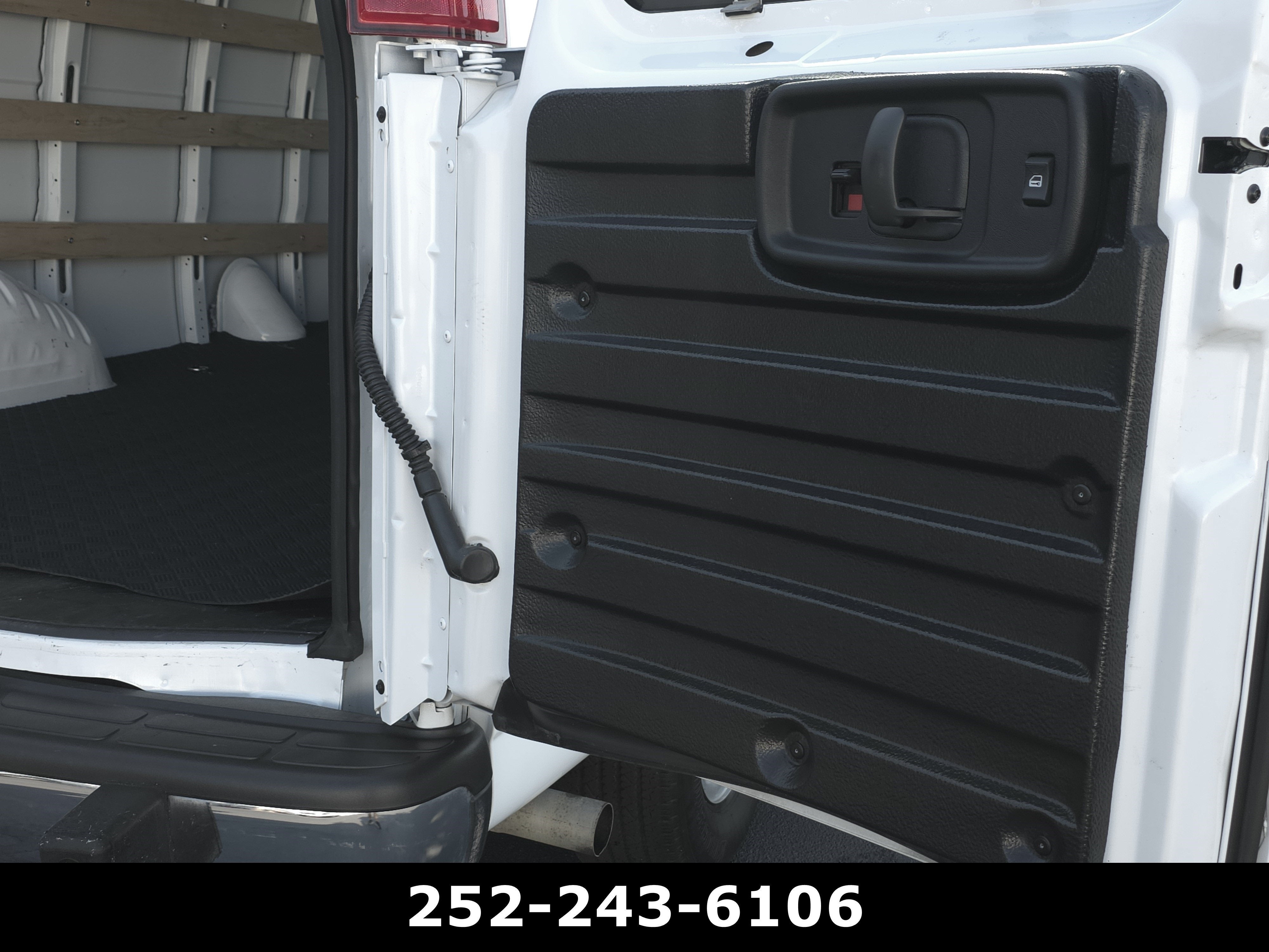 2025 Chevrolet Express Cargo WT