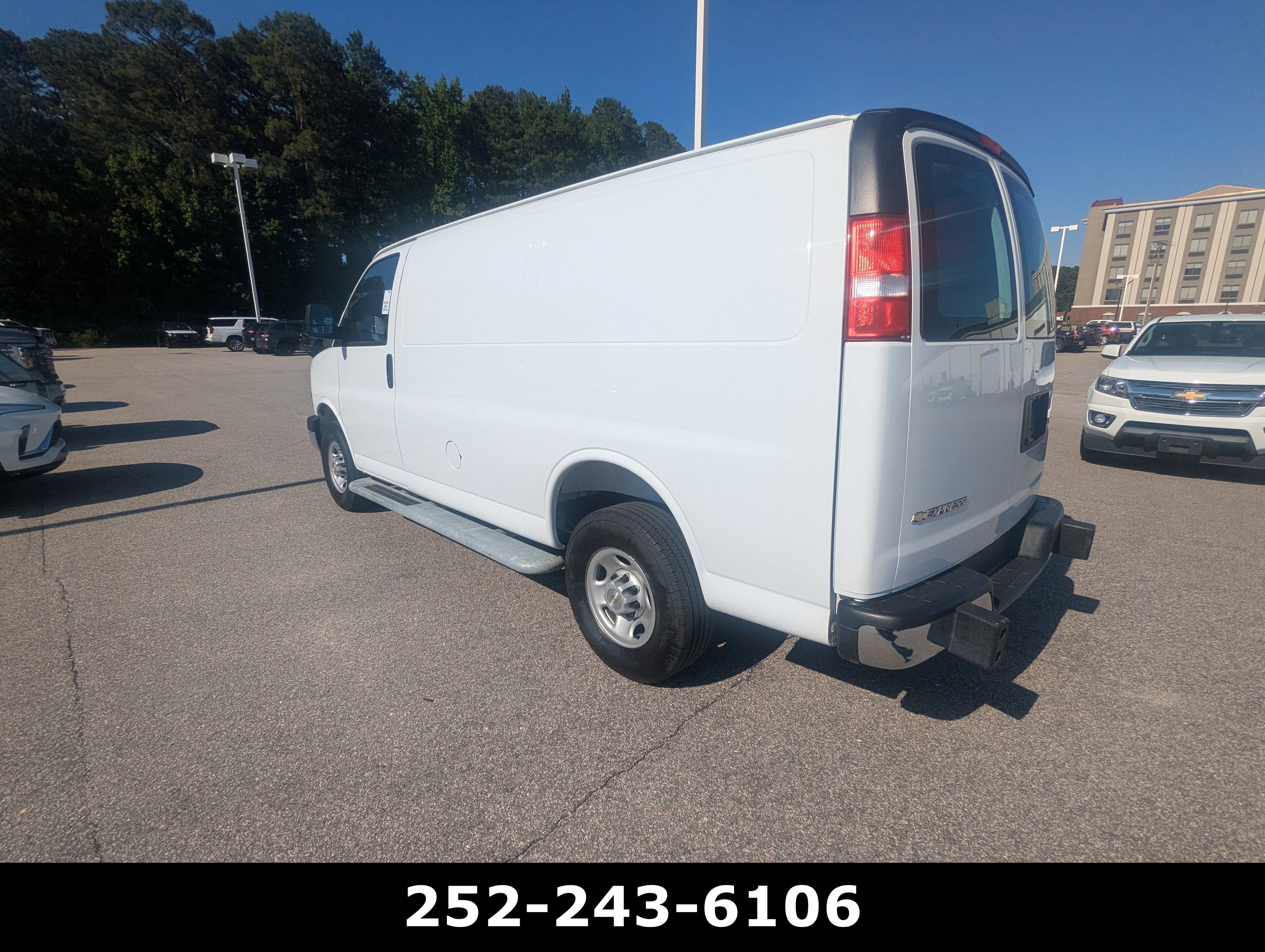 2025 Chevrolet Express Cargo WT