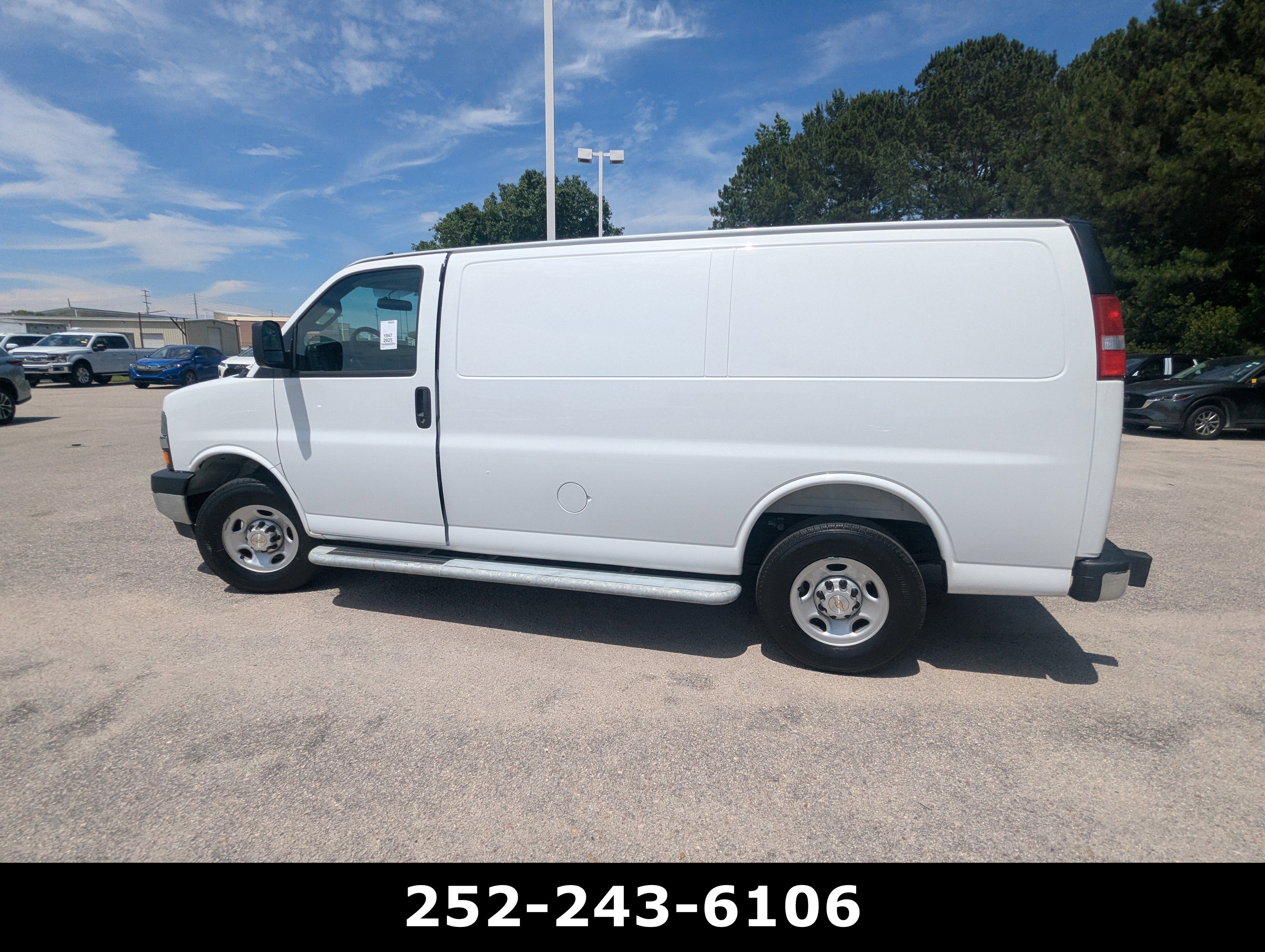 2025 Chevrolet Express Cargo WT