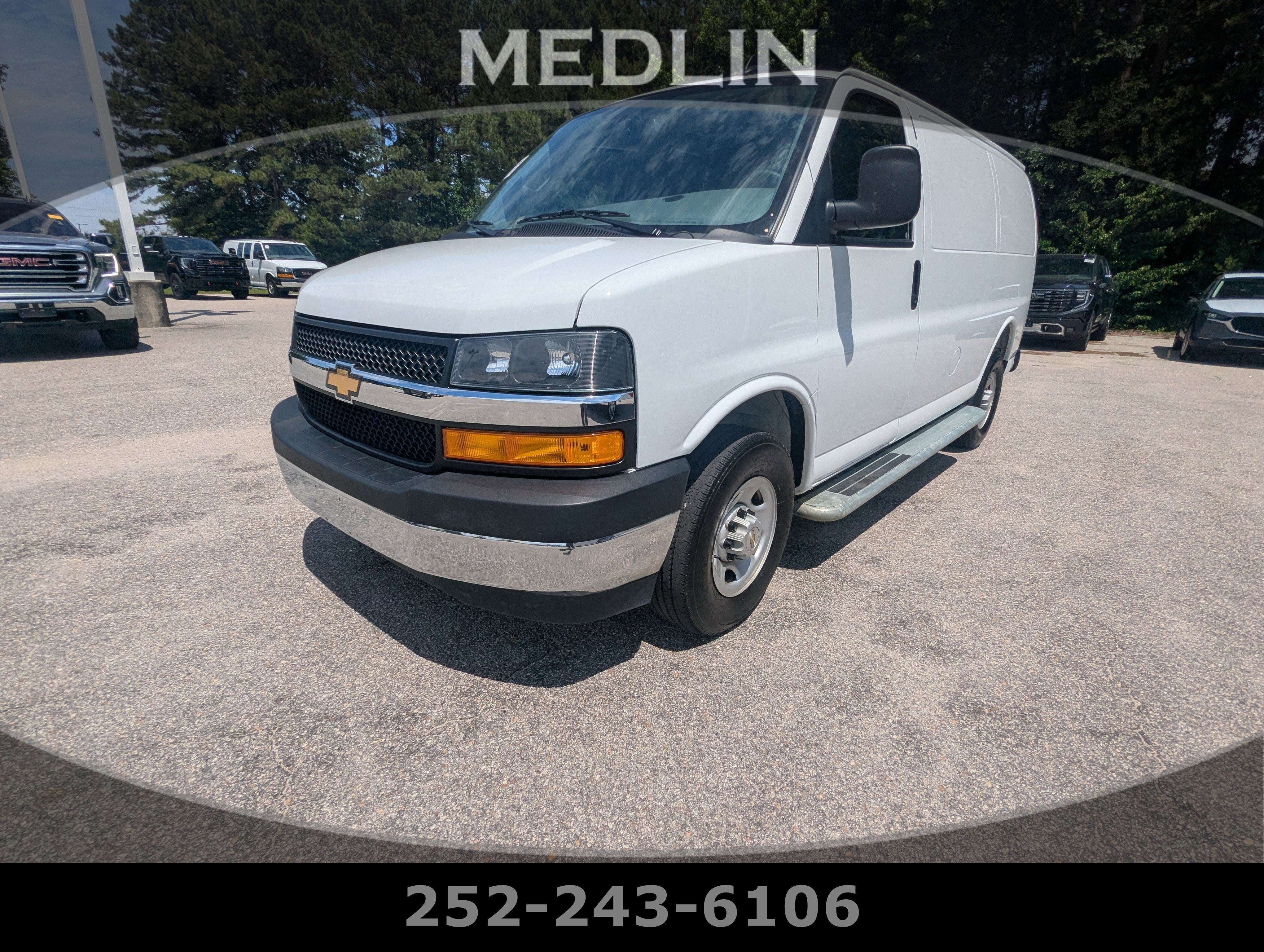 2025 Chevrolet Express's photo