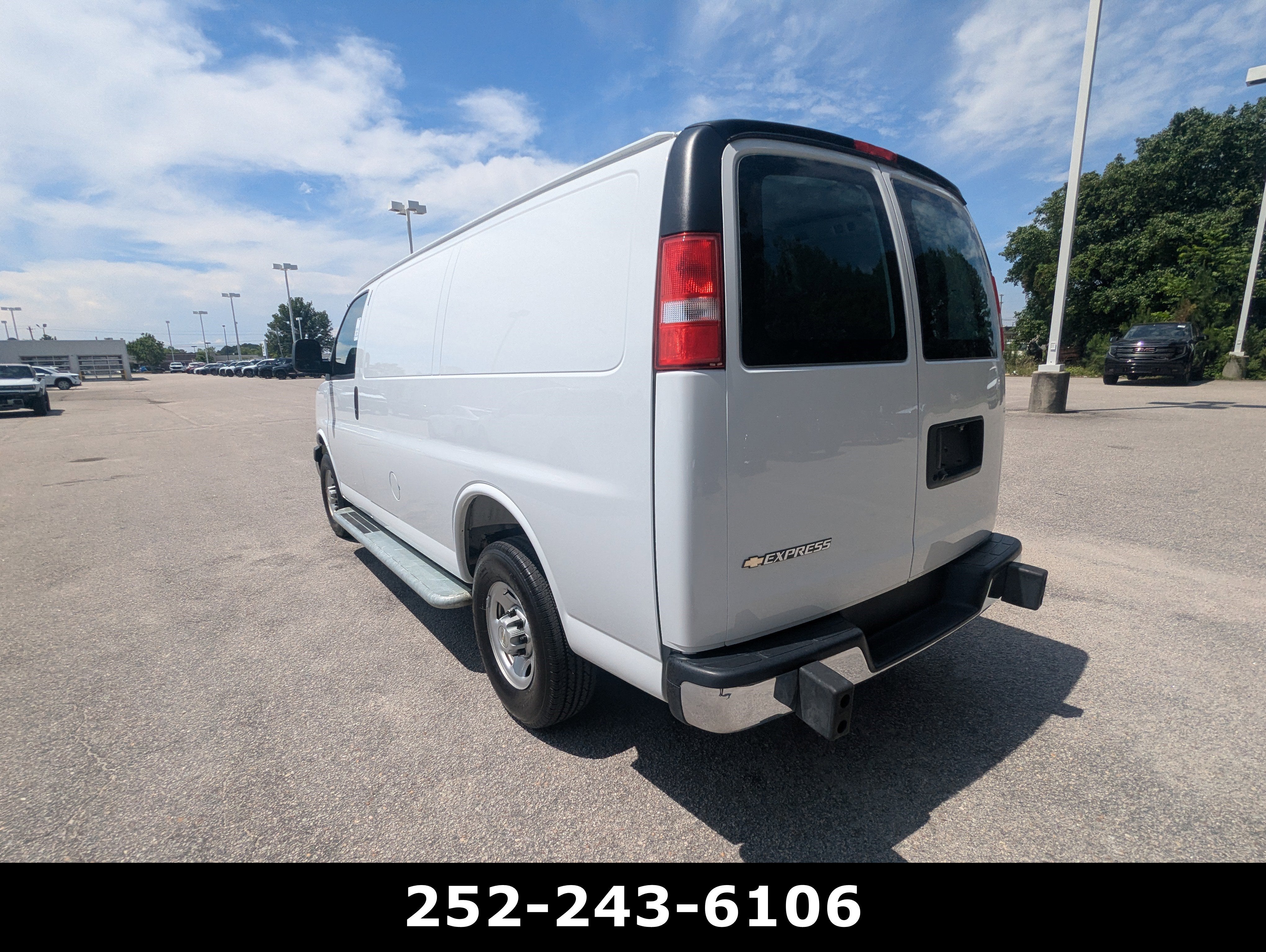 2025 Chevrolet Express Cargo WT