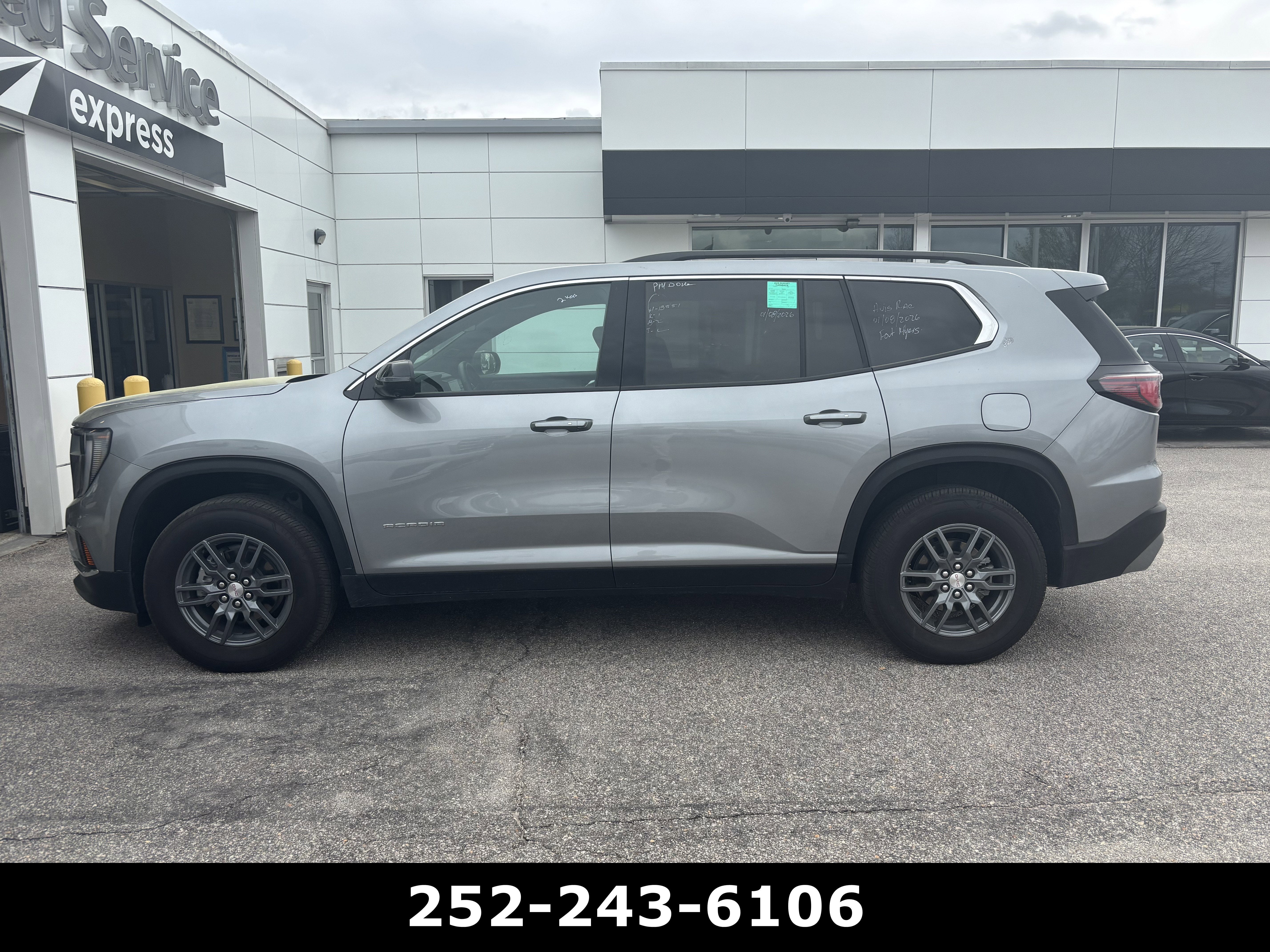 2025 GMC Acadia Elevation