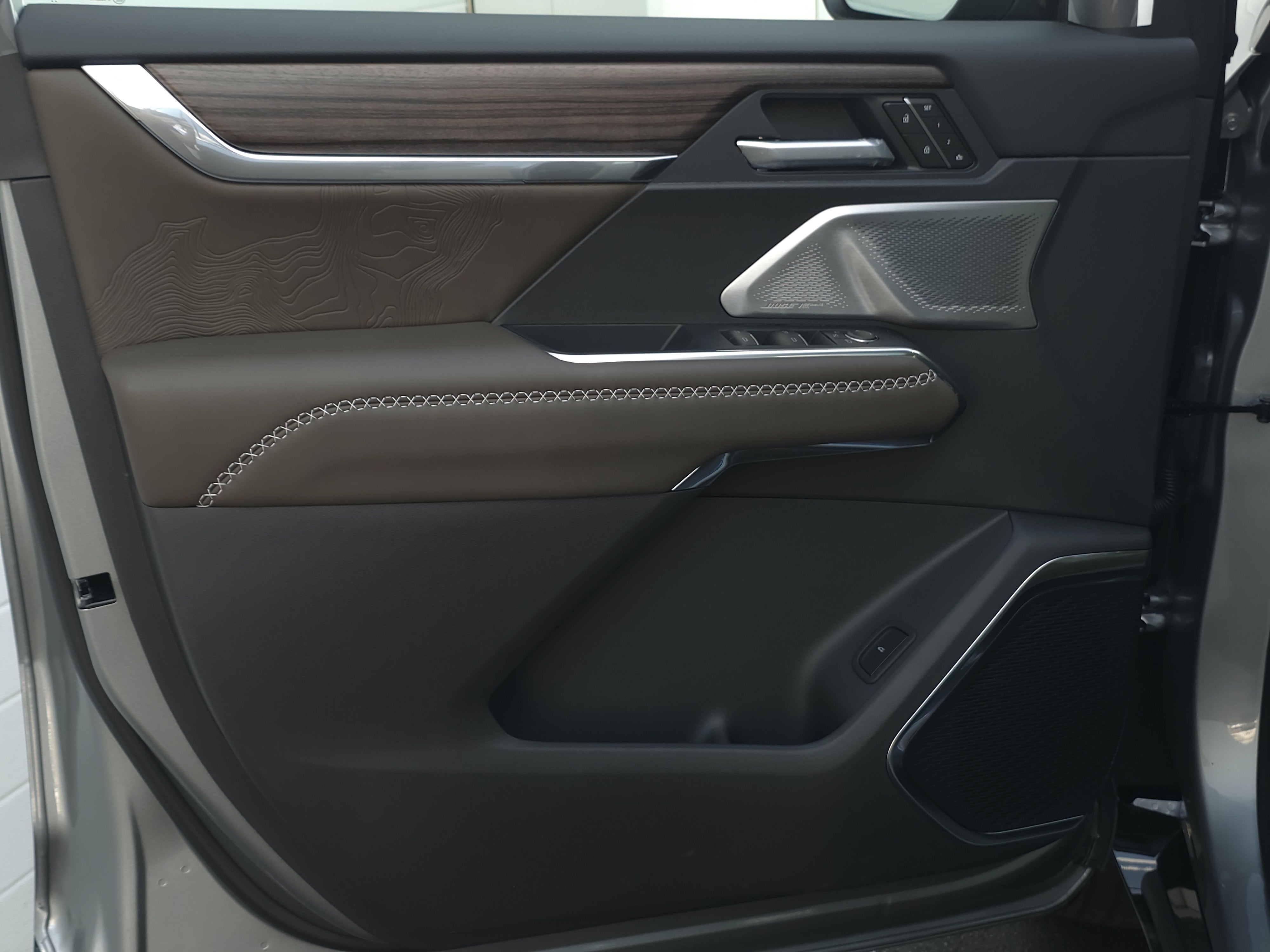 2027 GMC Acadia Denali Ultimate