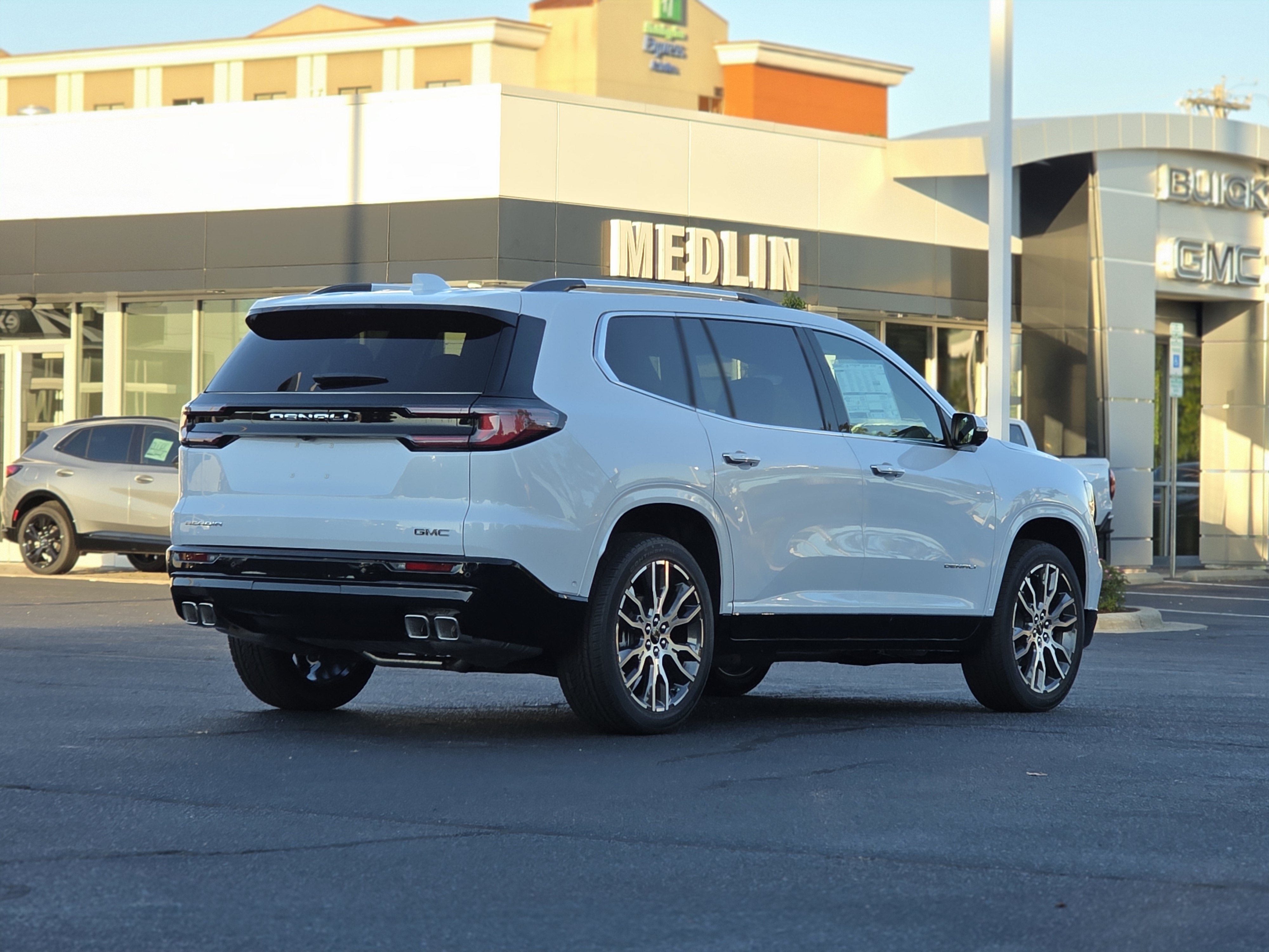 2027 GMC Acadia Denali Ultimate