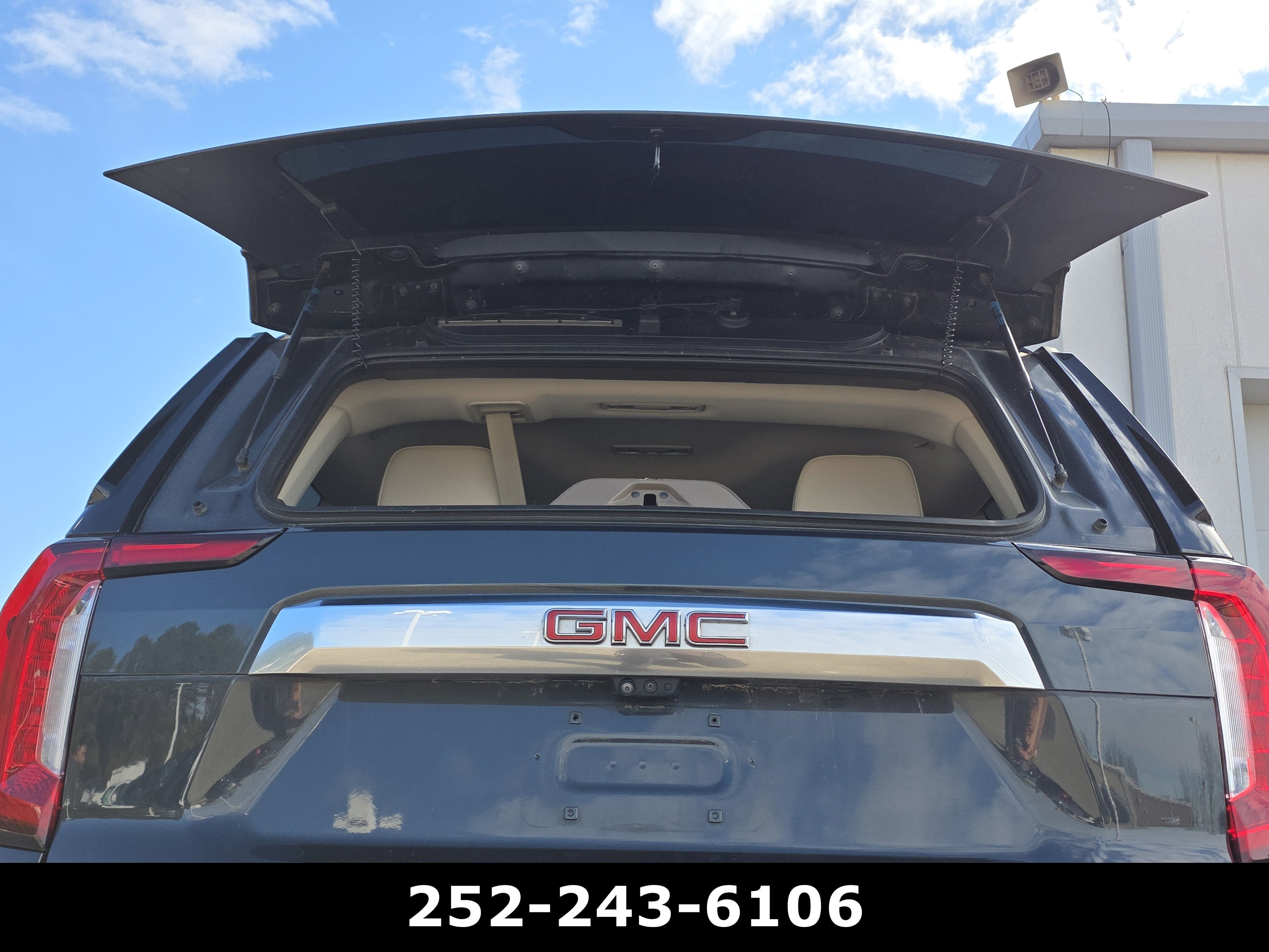 2022 GMC Yukon Denali