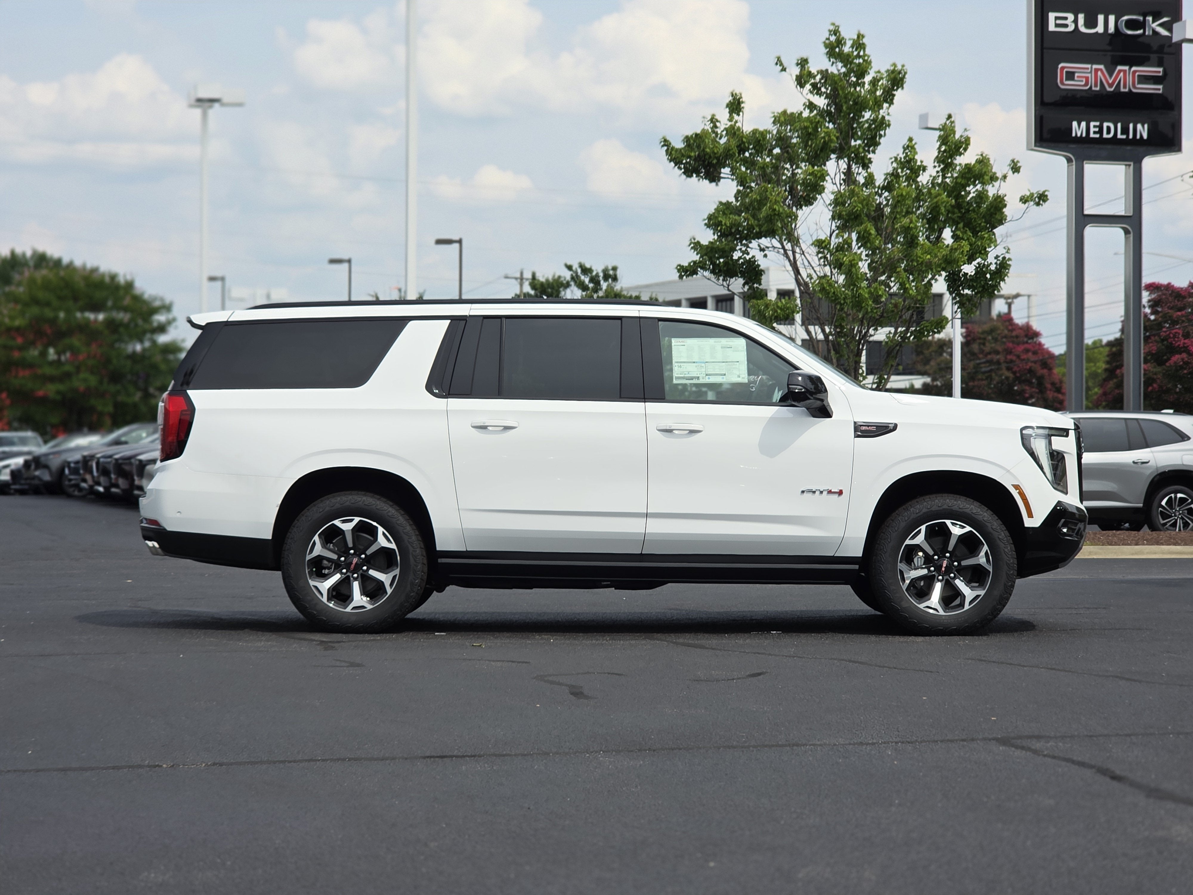 2026 GMC Yukon XL AT4