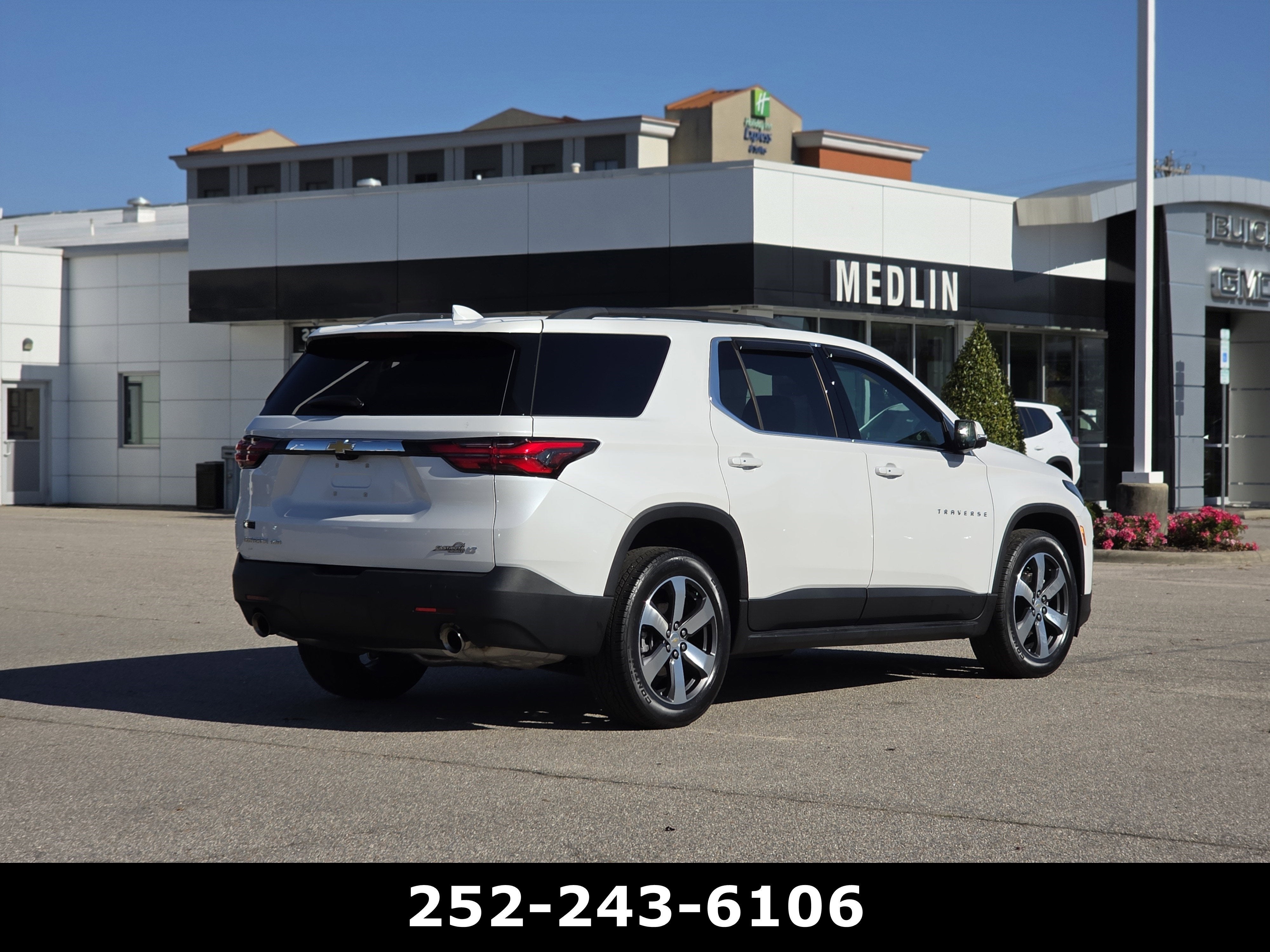 2023 Chevrolet Traverse LT Leather