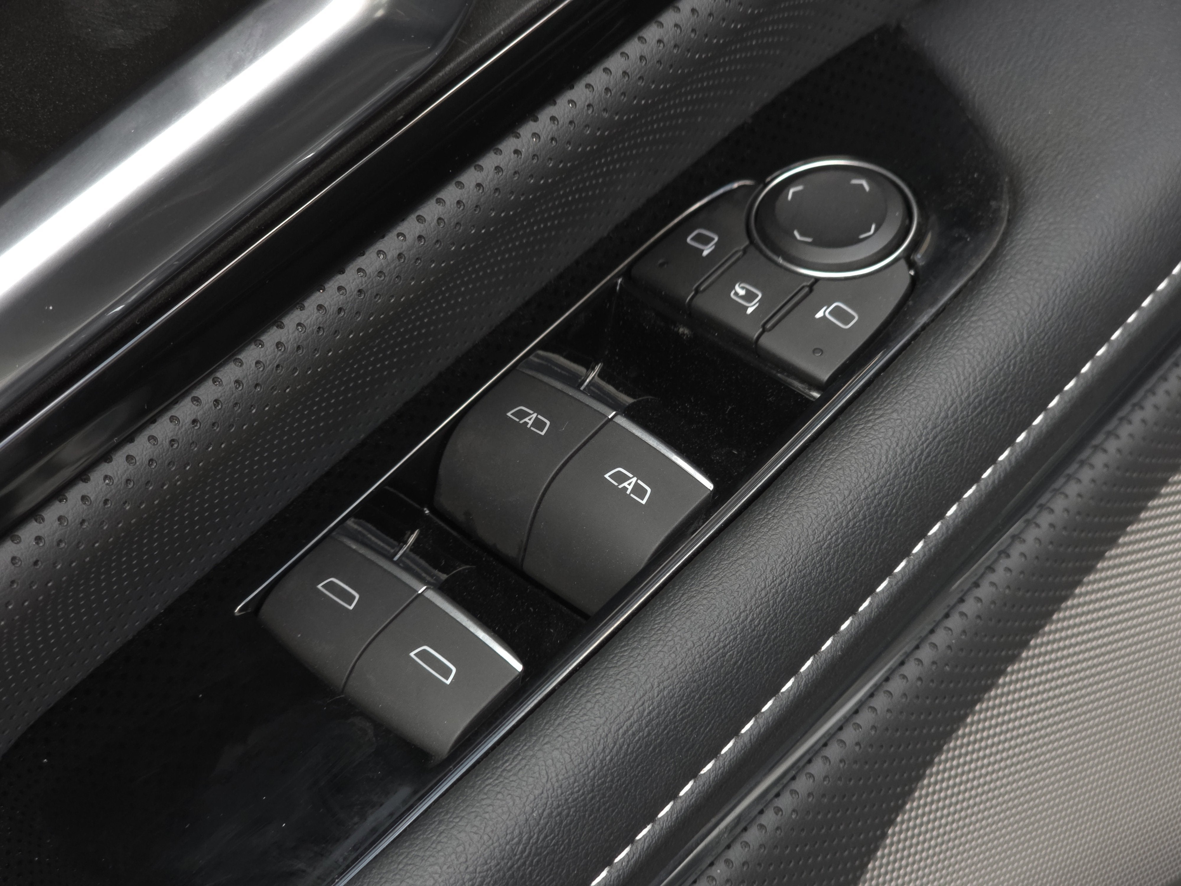 2024 GMC Sierra EV Denali Edition 1