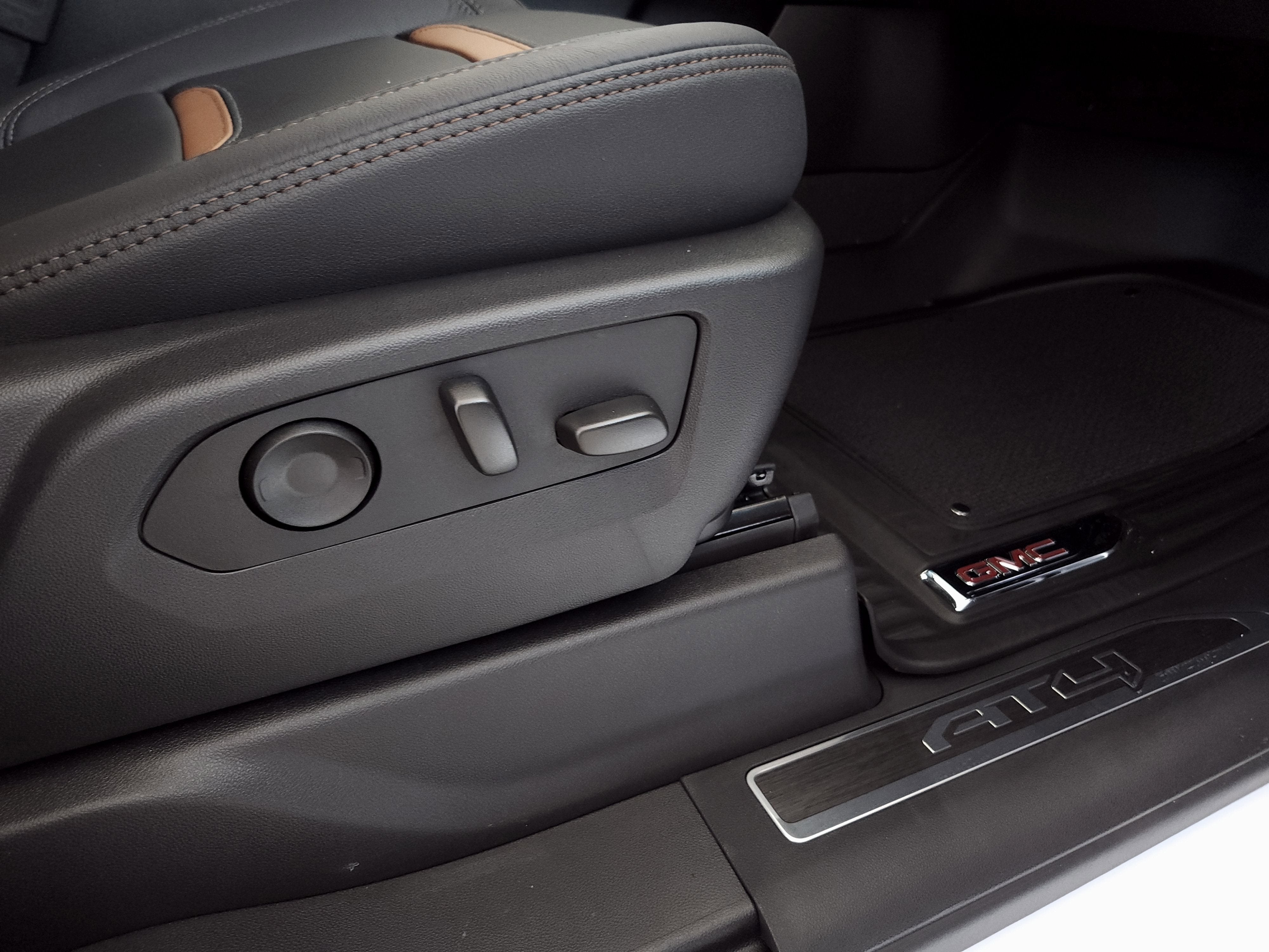 2025 GMC Sierra 3500 HD AT4