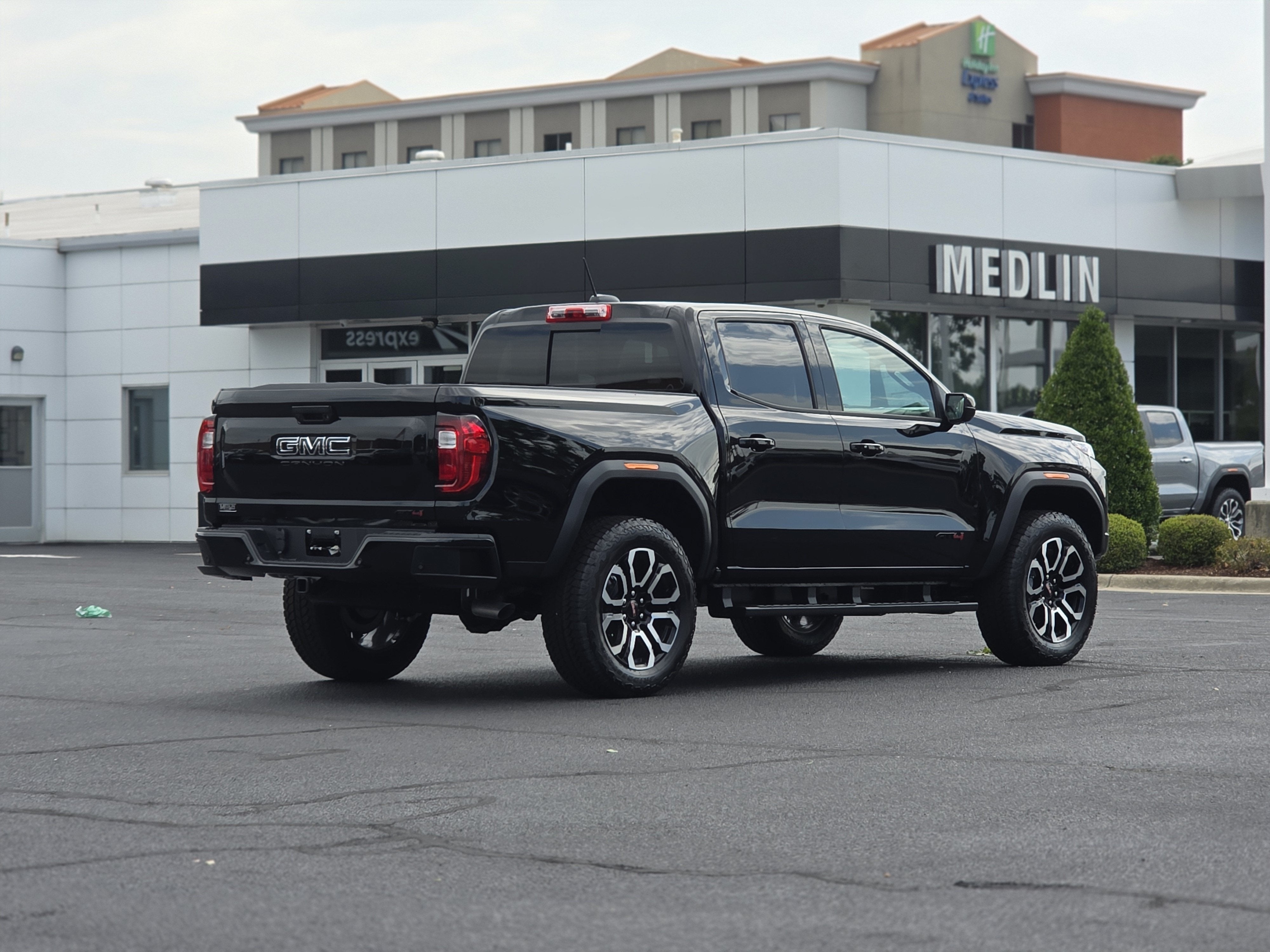 2026 GMC Canyon AT4 - Photo 6