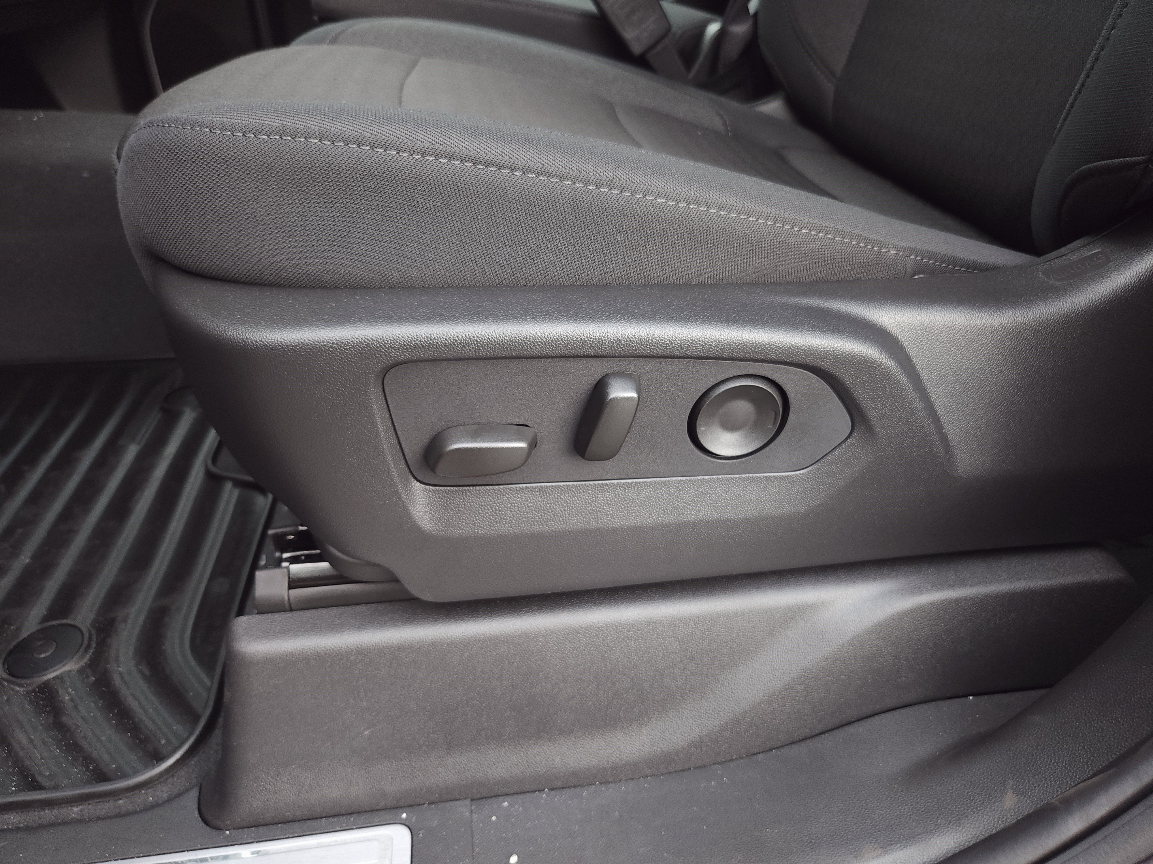 2025 GMC Sierra 1500 SLE