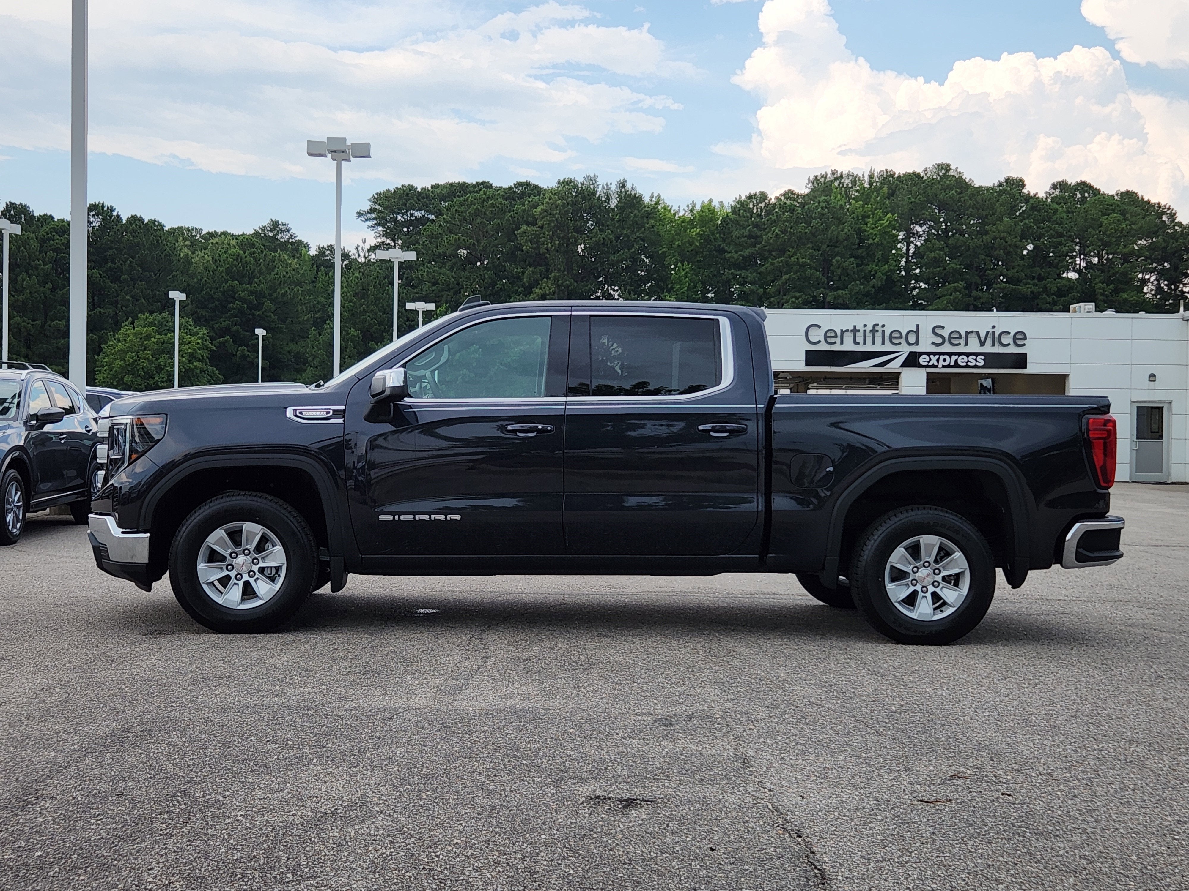2025 GMC Sierra 1500 SLE