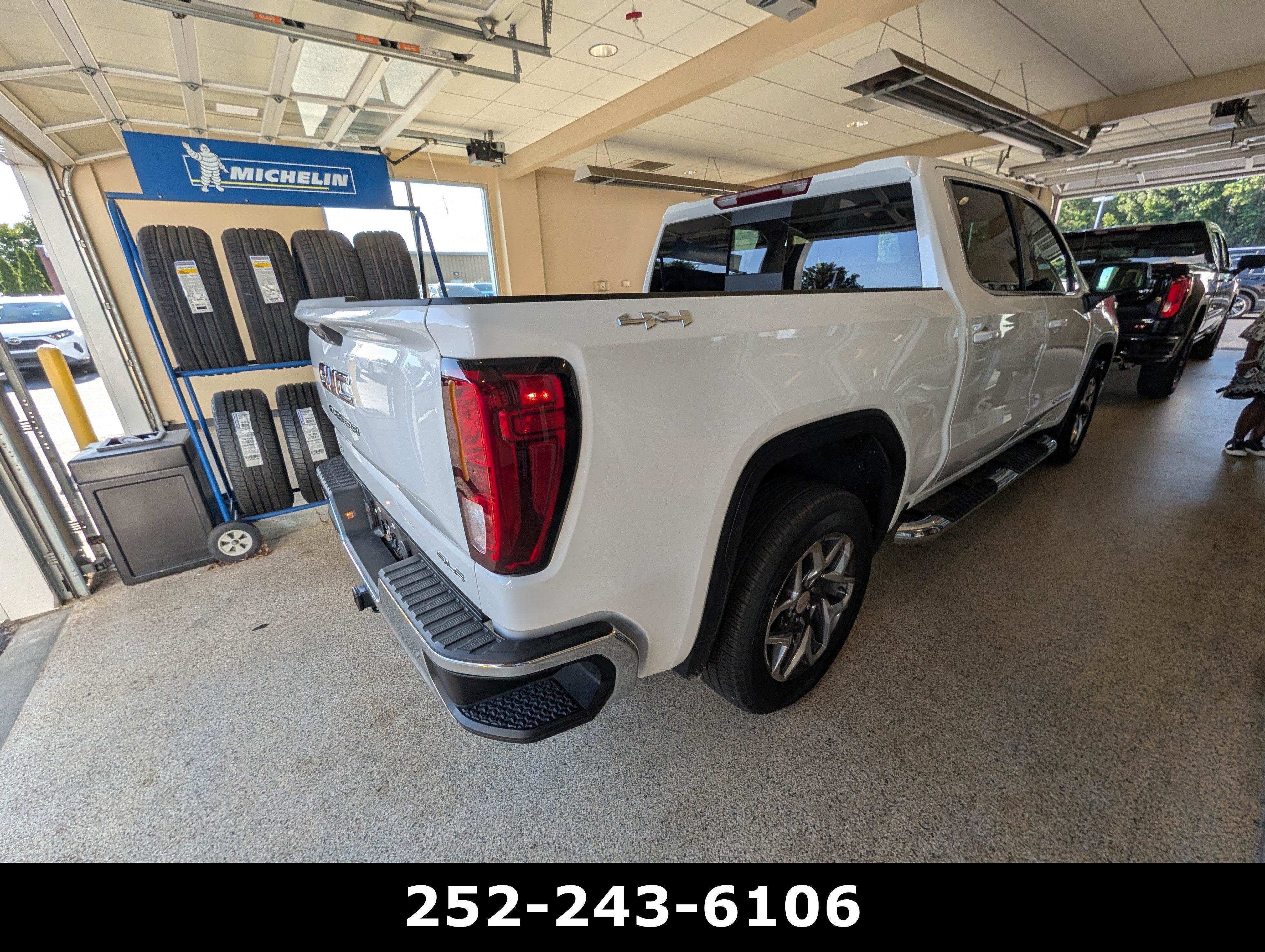2025 GMC Sierra 1500 SLE