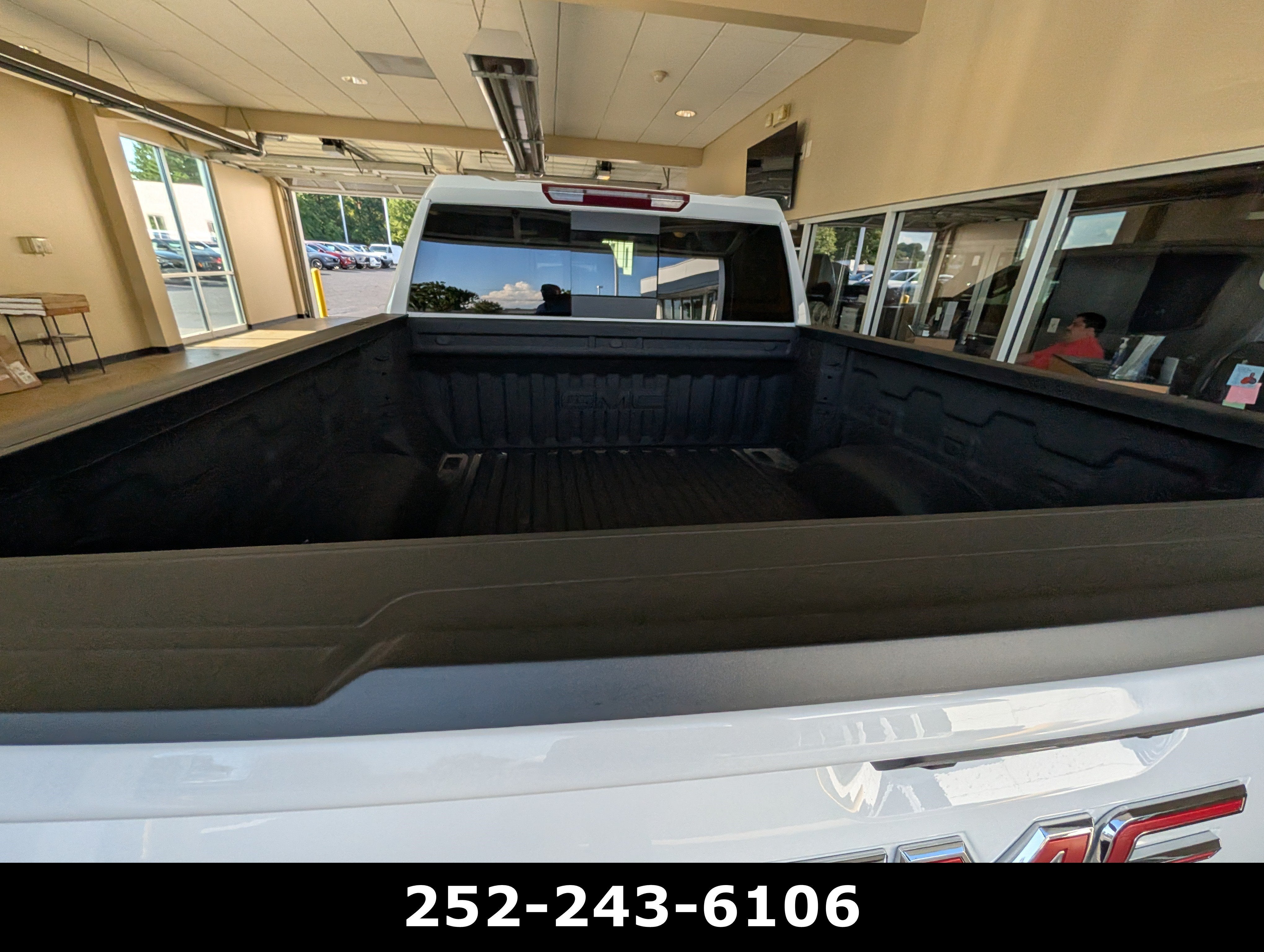 2025 GMC Sierra 1500 SLE