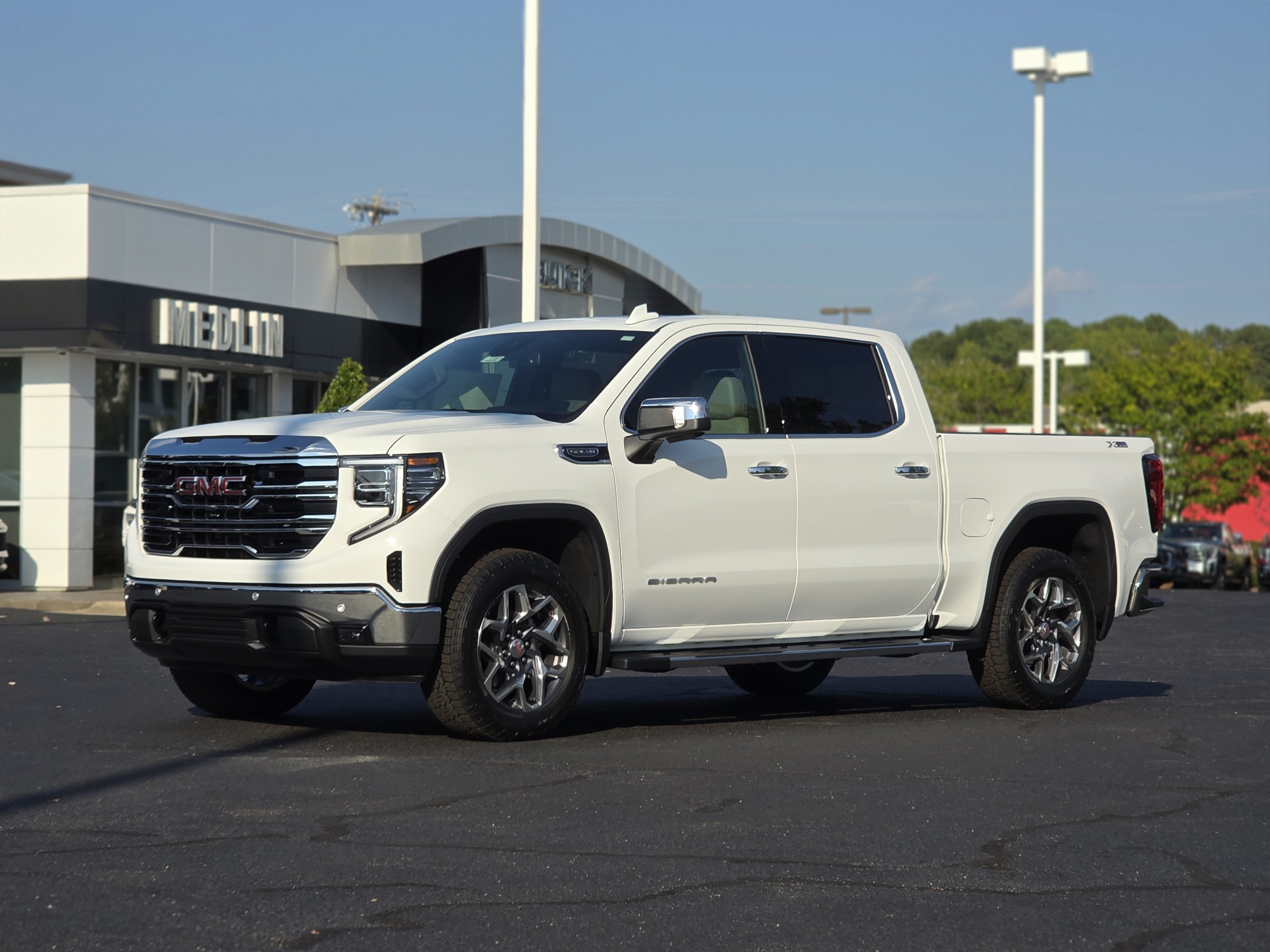 2026 GMC Sierra 1500 SLT
