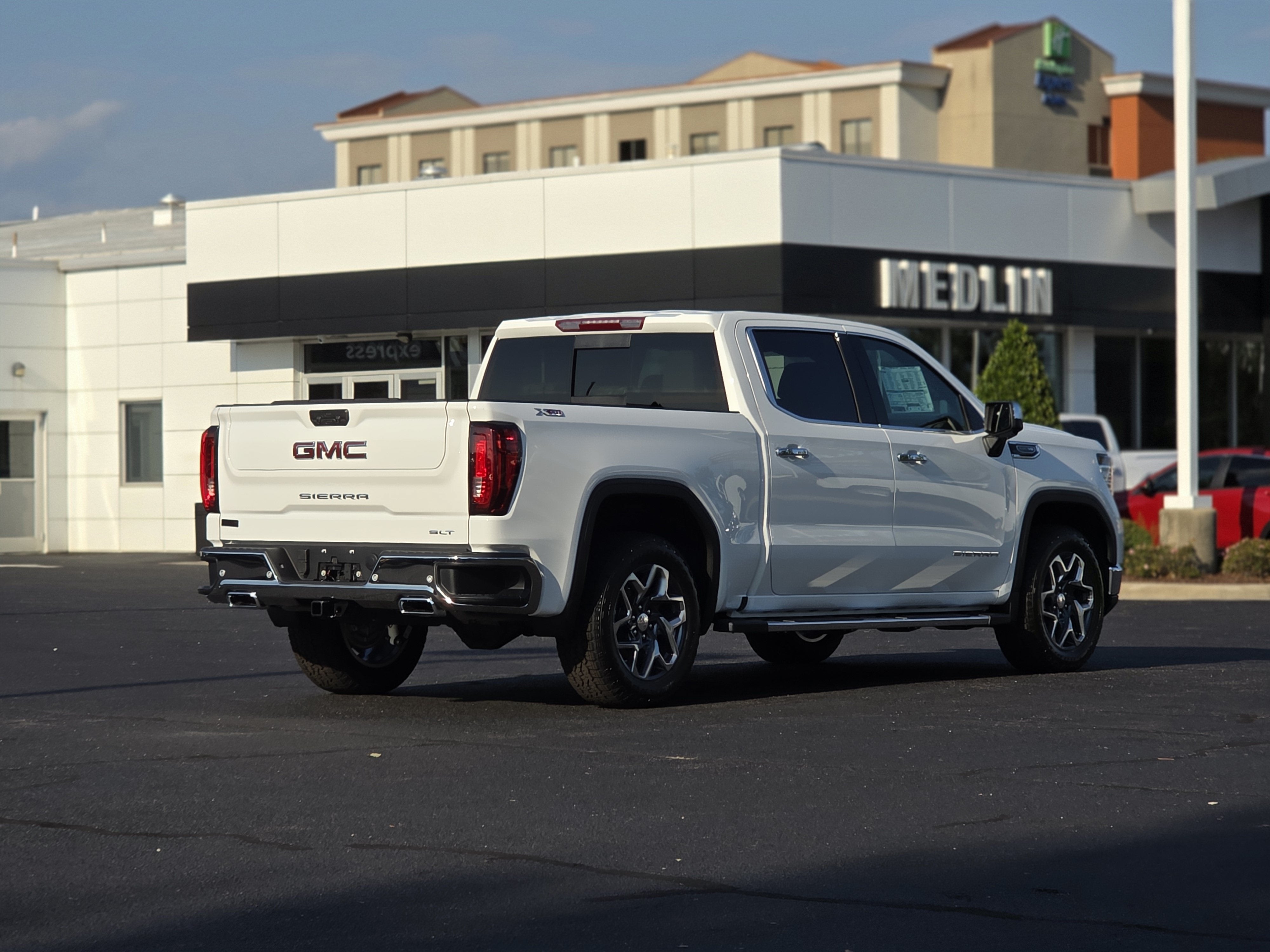 2026 GMC Sierra 1500 SLT