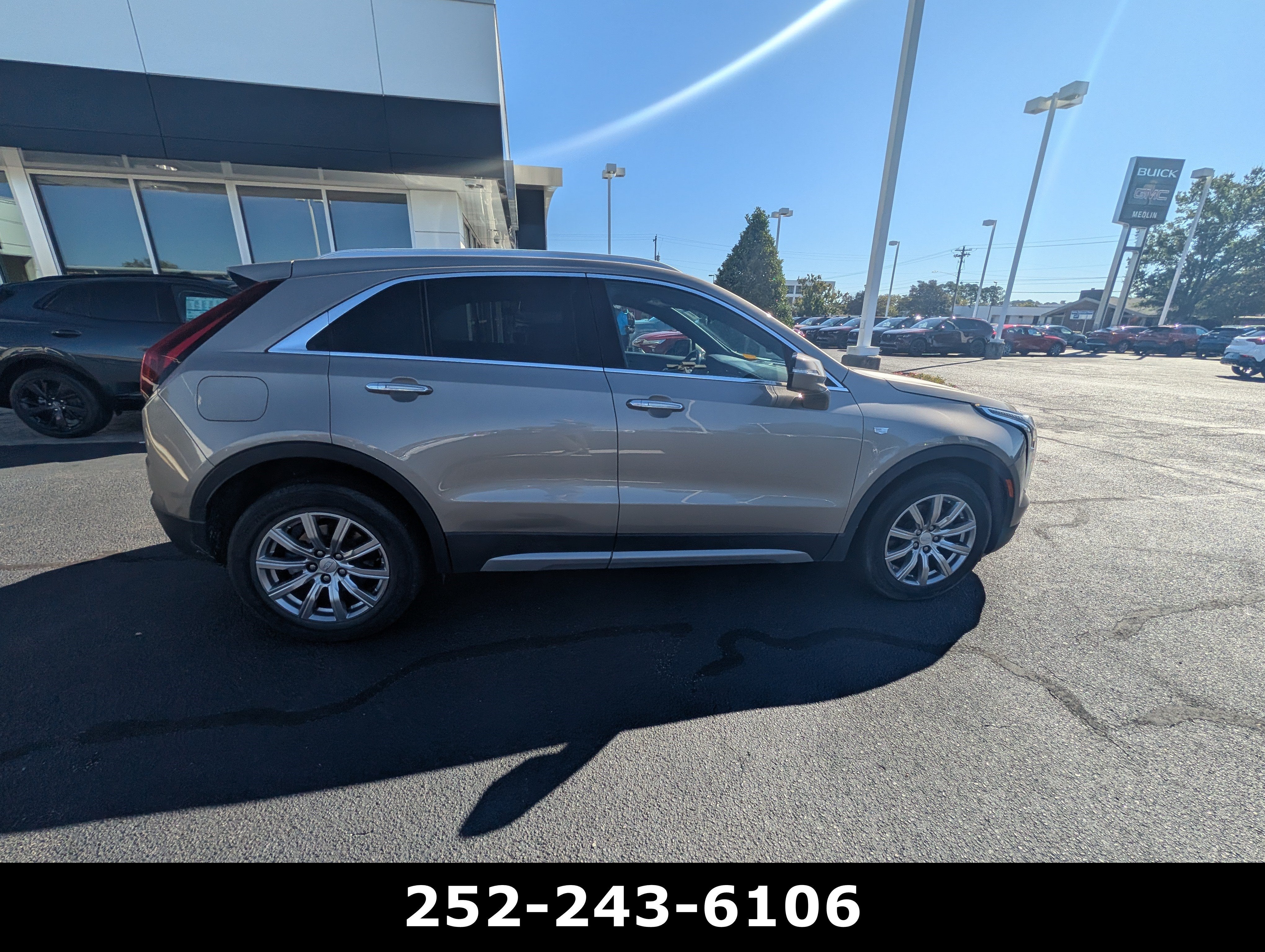 2023 Cadillac XT4 FWD Premium Luxury
