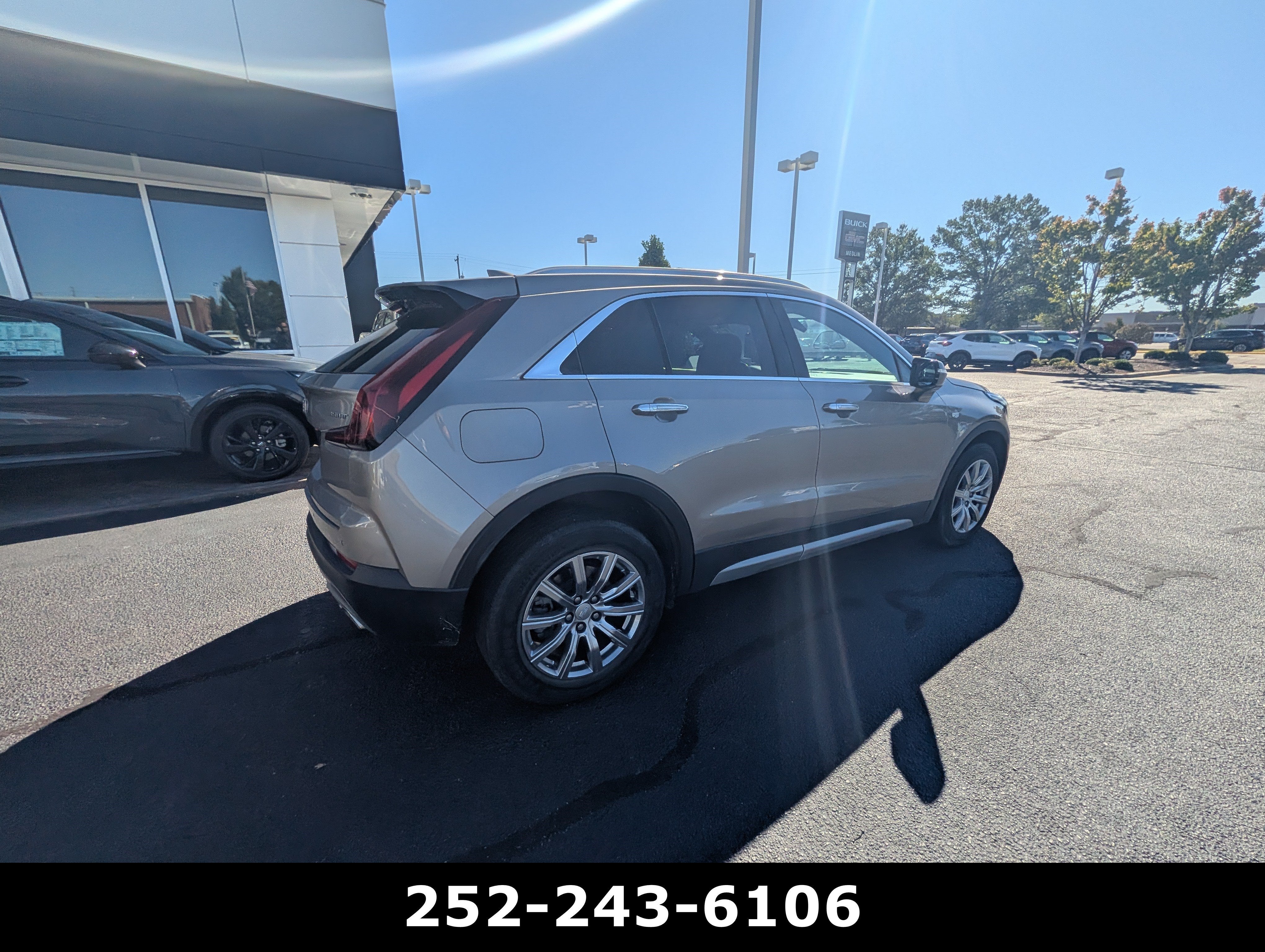 2023 Cadillac XT4 FWD Premium Luxury