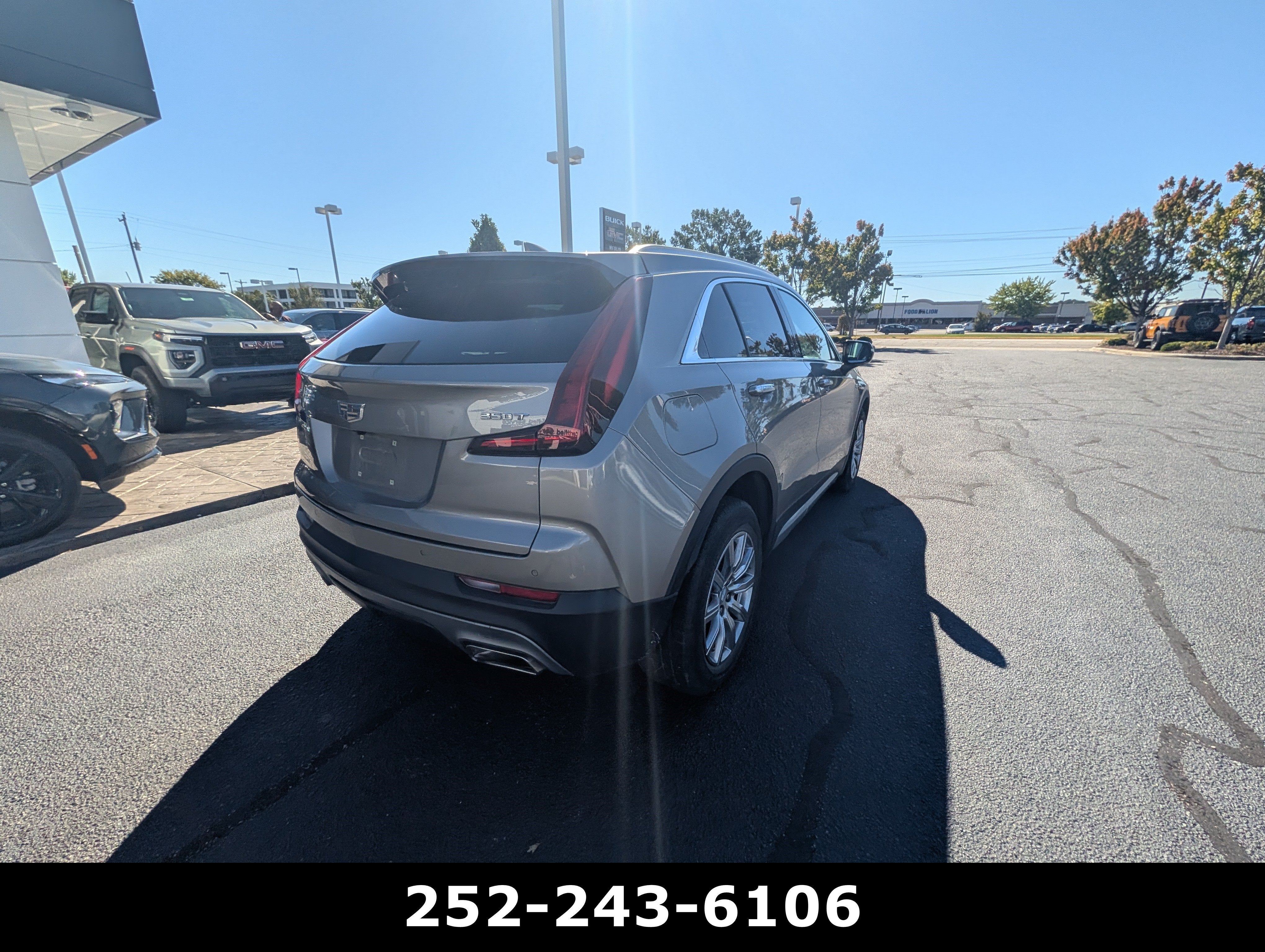 2023 Cadillac XT4 FWD Premium Luxury