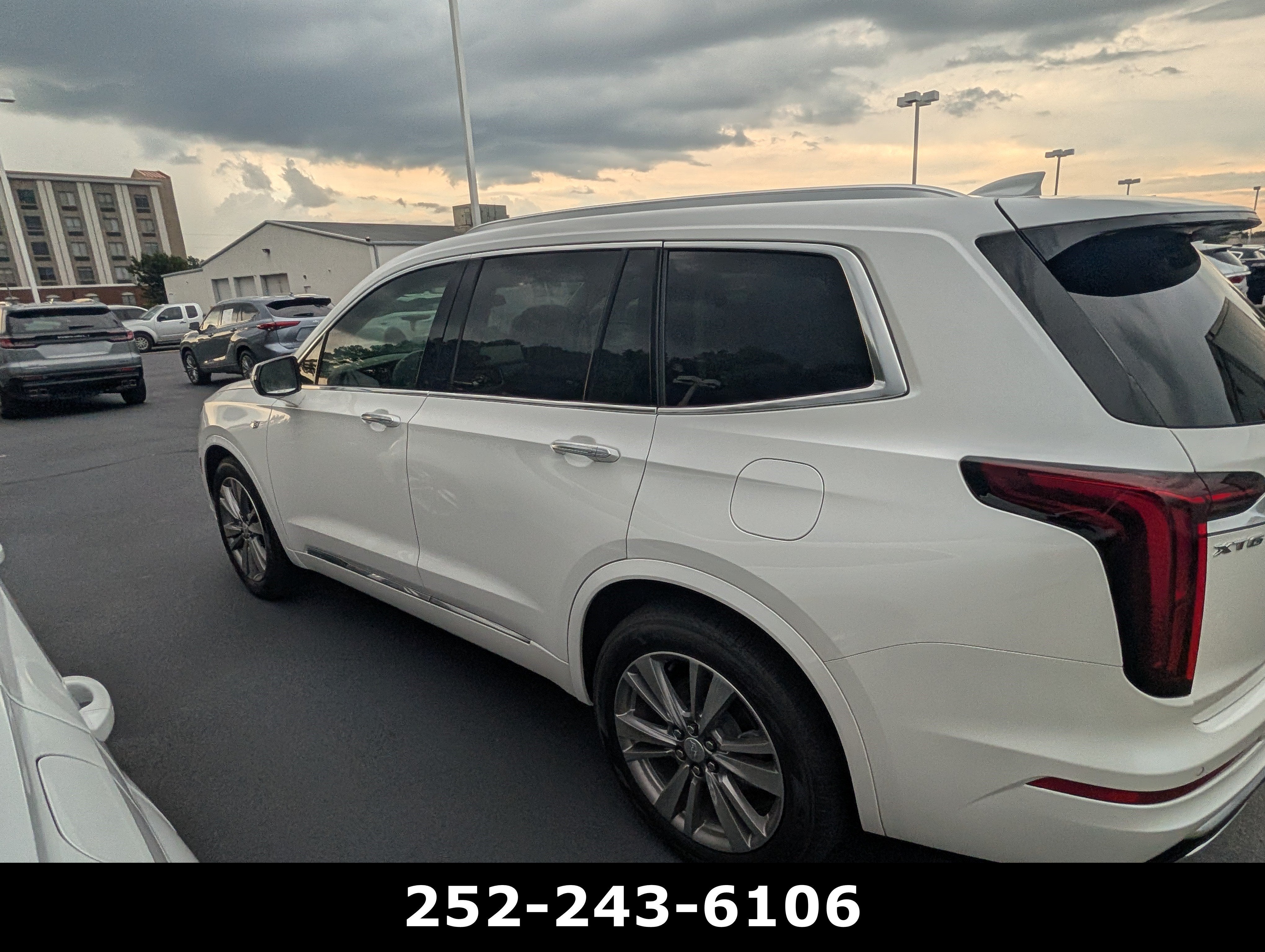 2023 Cadillac XT6 FWD Premium Luxury