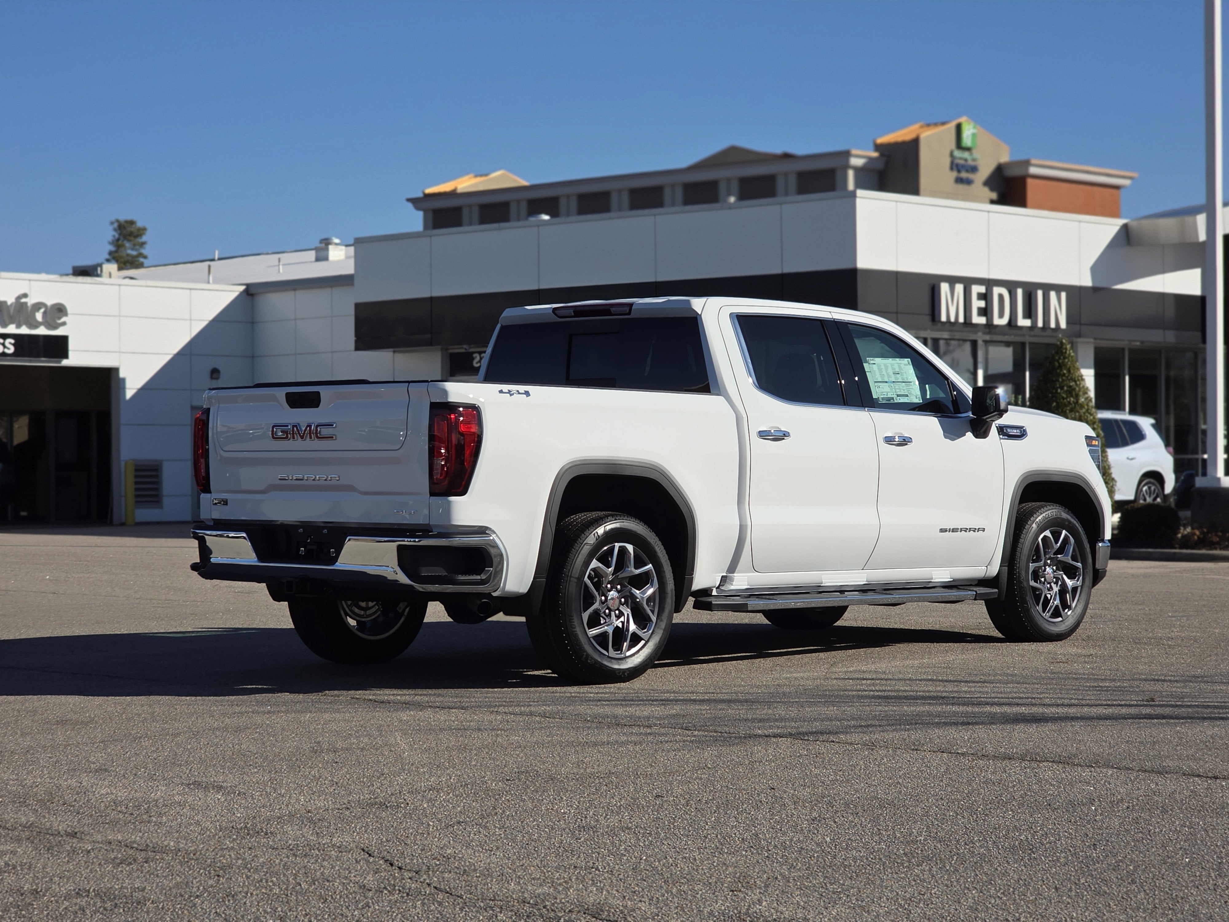 2026 GMC Sierra 1500 SLT