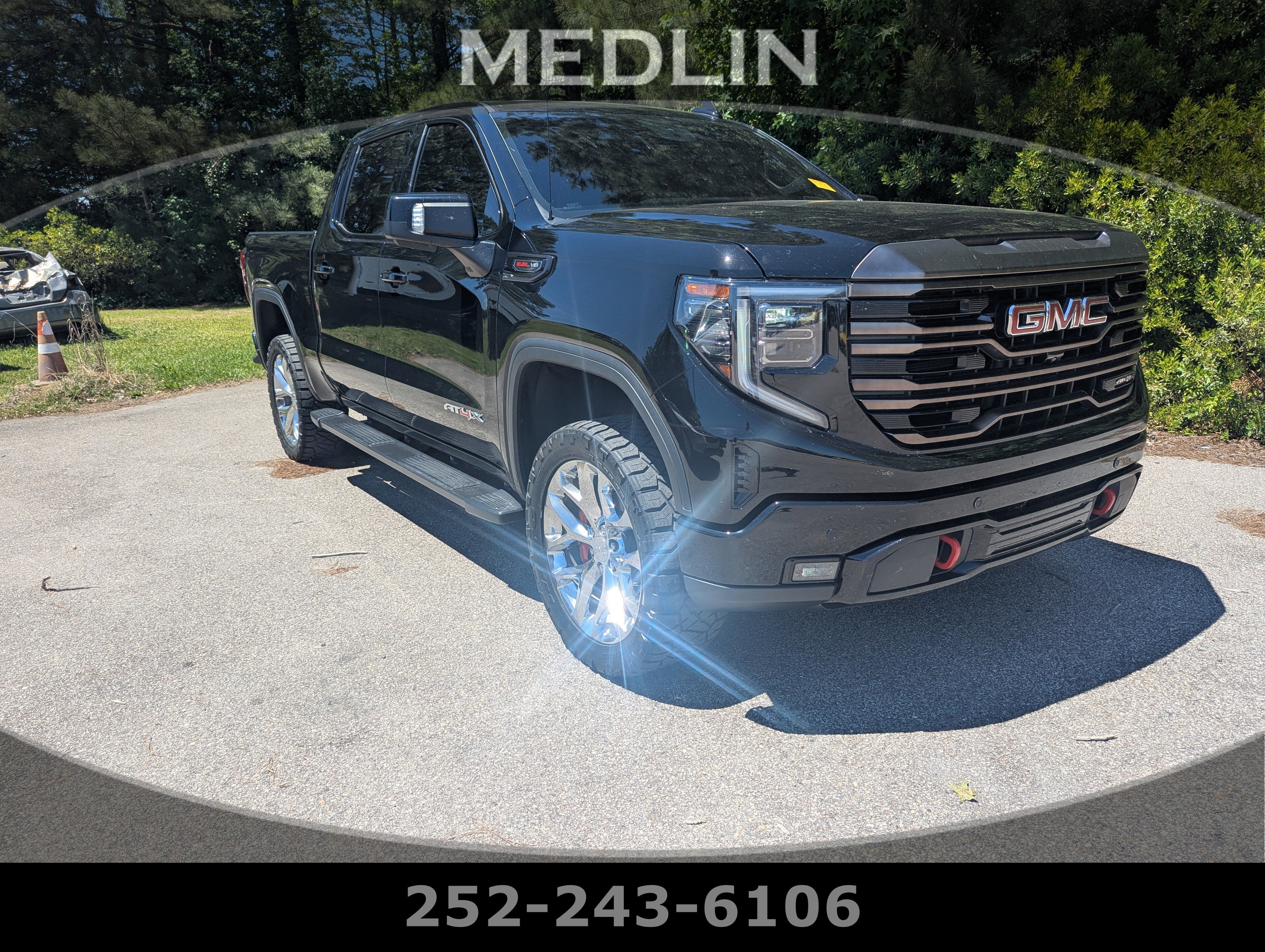 2023 GMC Sierra 4WD Crew Cab Short Box AT4X's photo