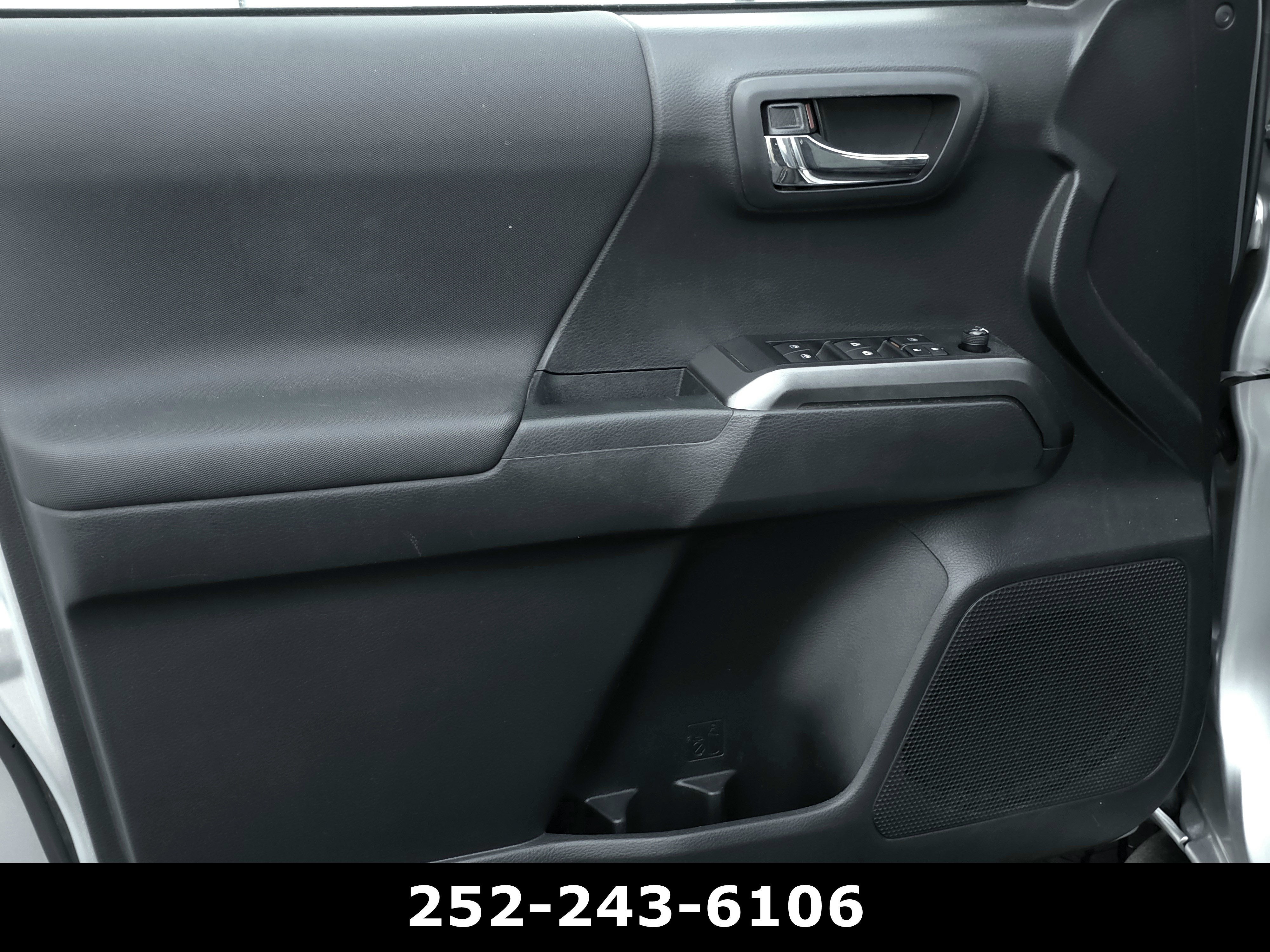 2022 Toyota Tacoma 4WD SR