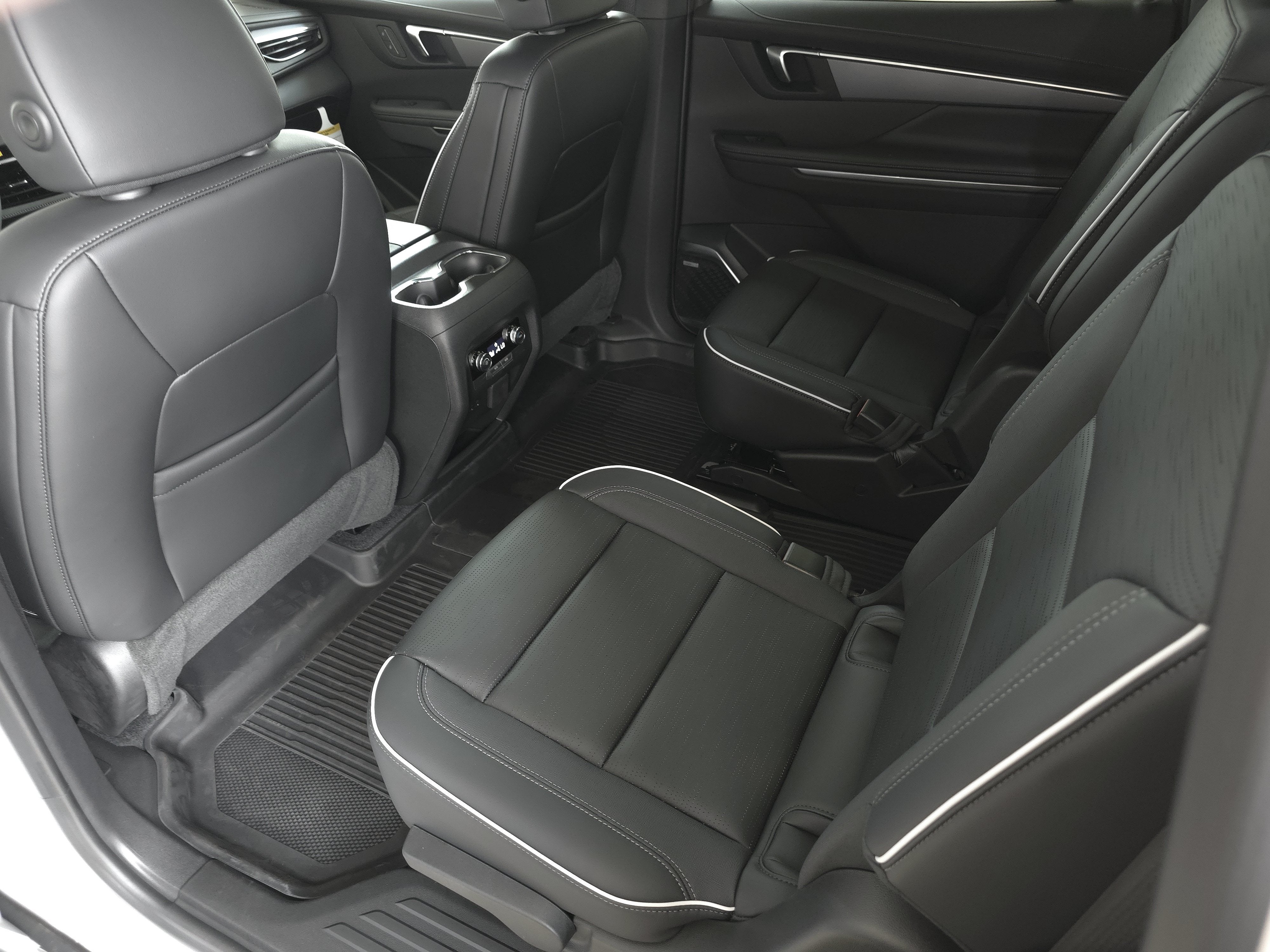 2026 Buick Enclave Sport Touring - Photo 28