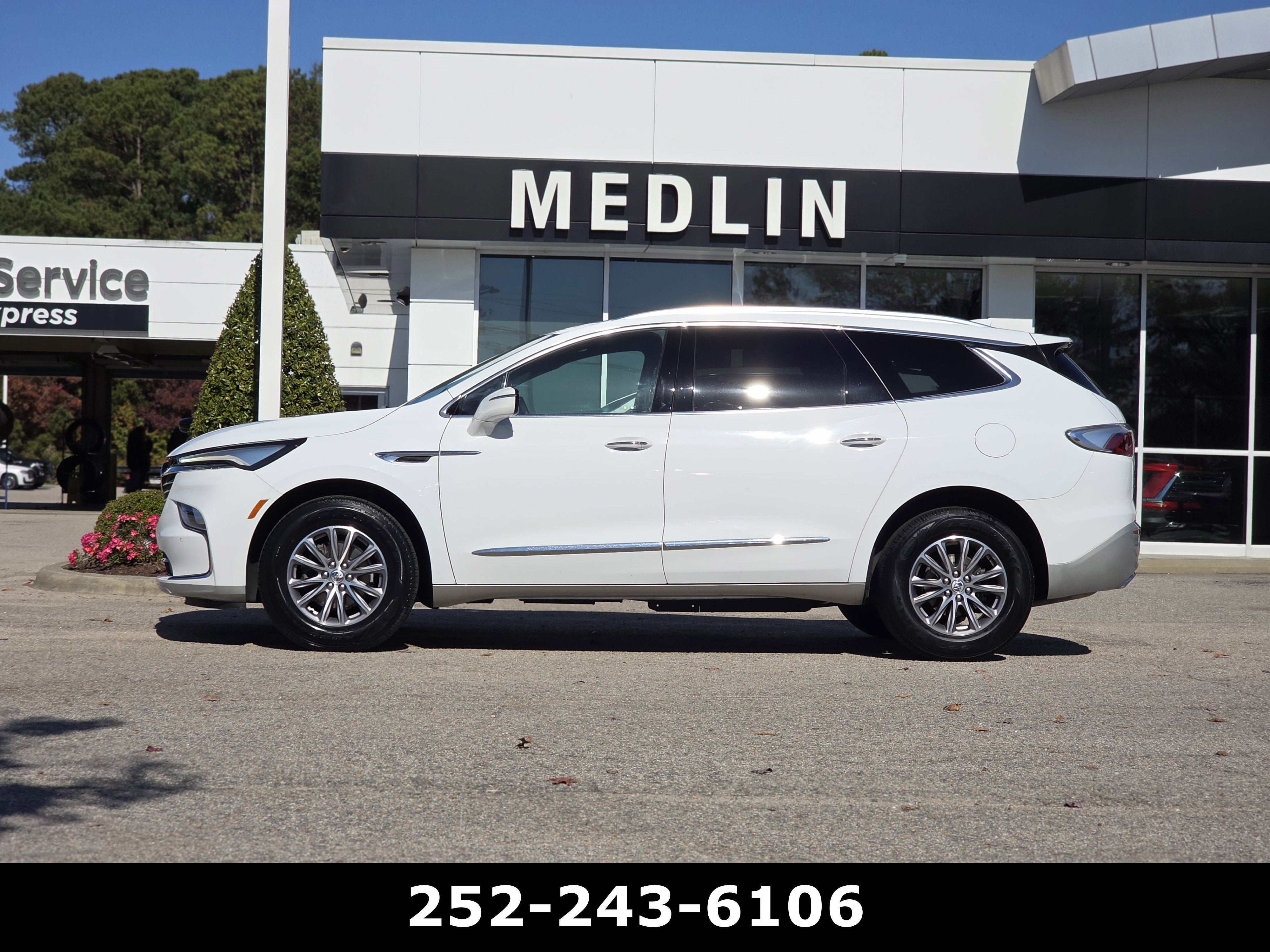 2023 Buick Enclave Essence