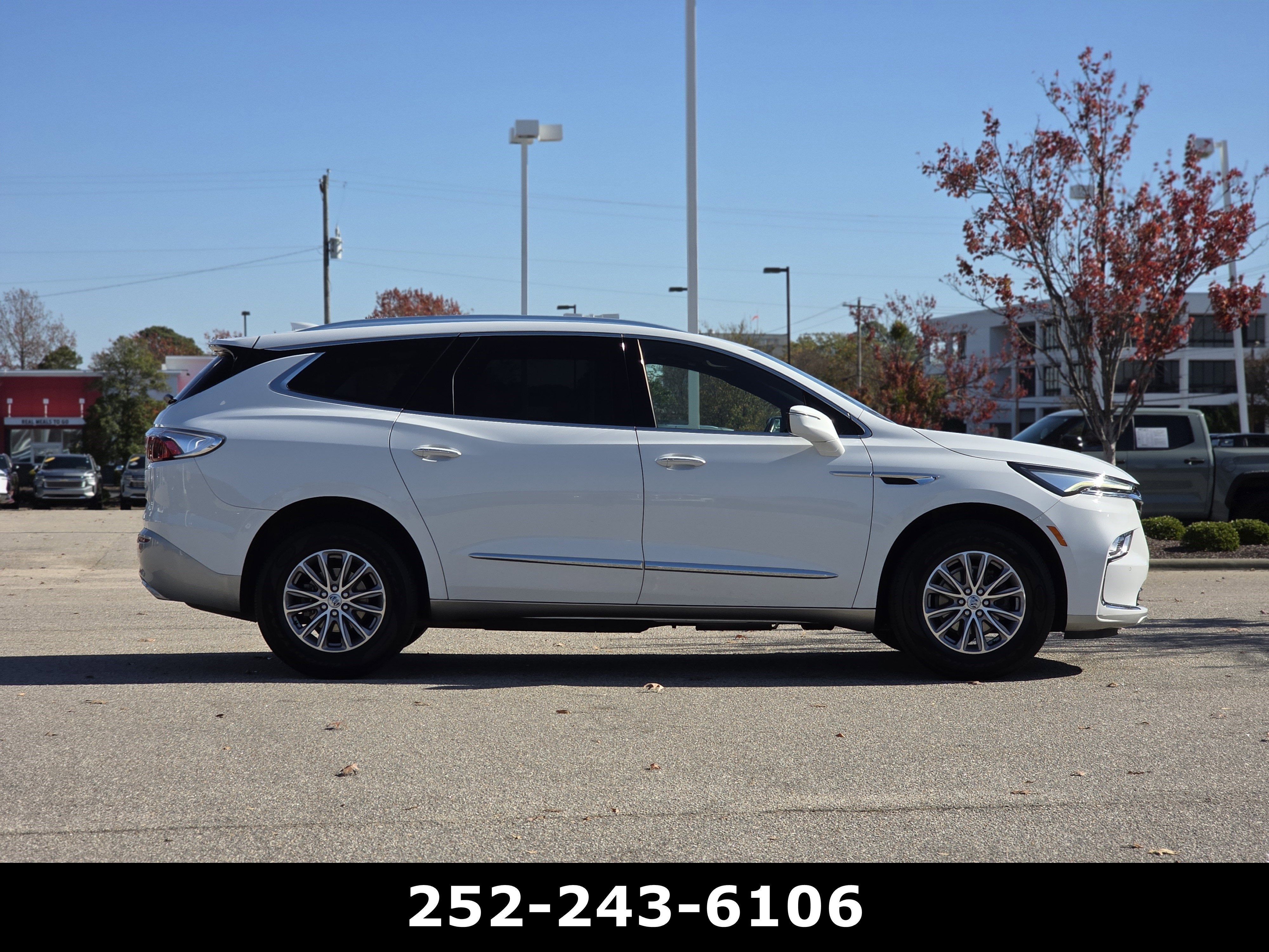 2023 Buick Enclave Essence