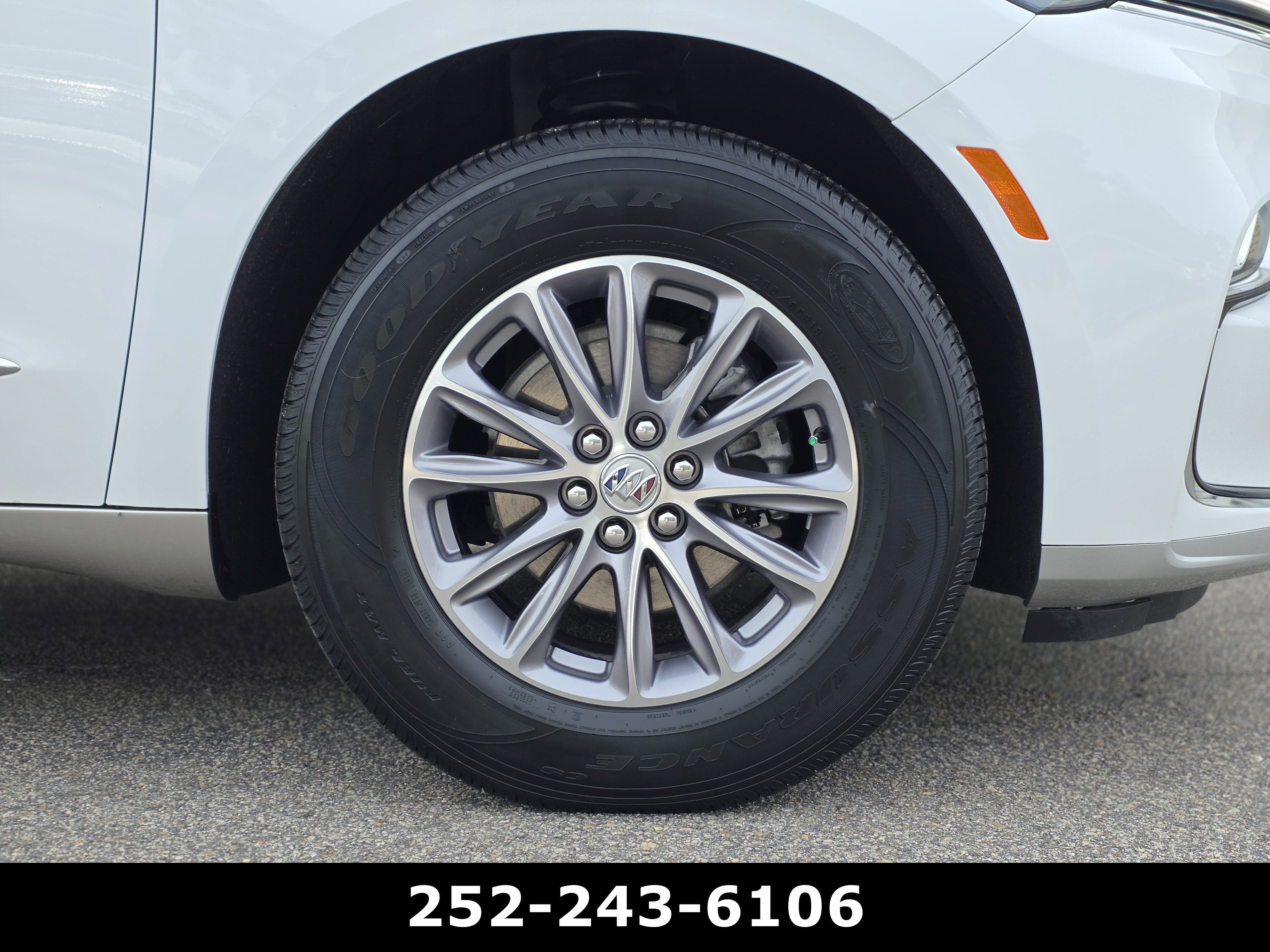 2023 Buick Enclave Essence